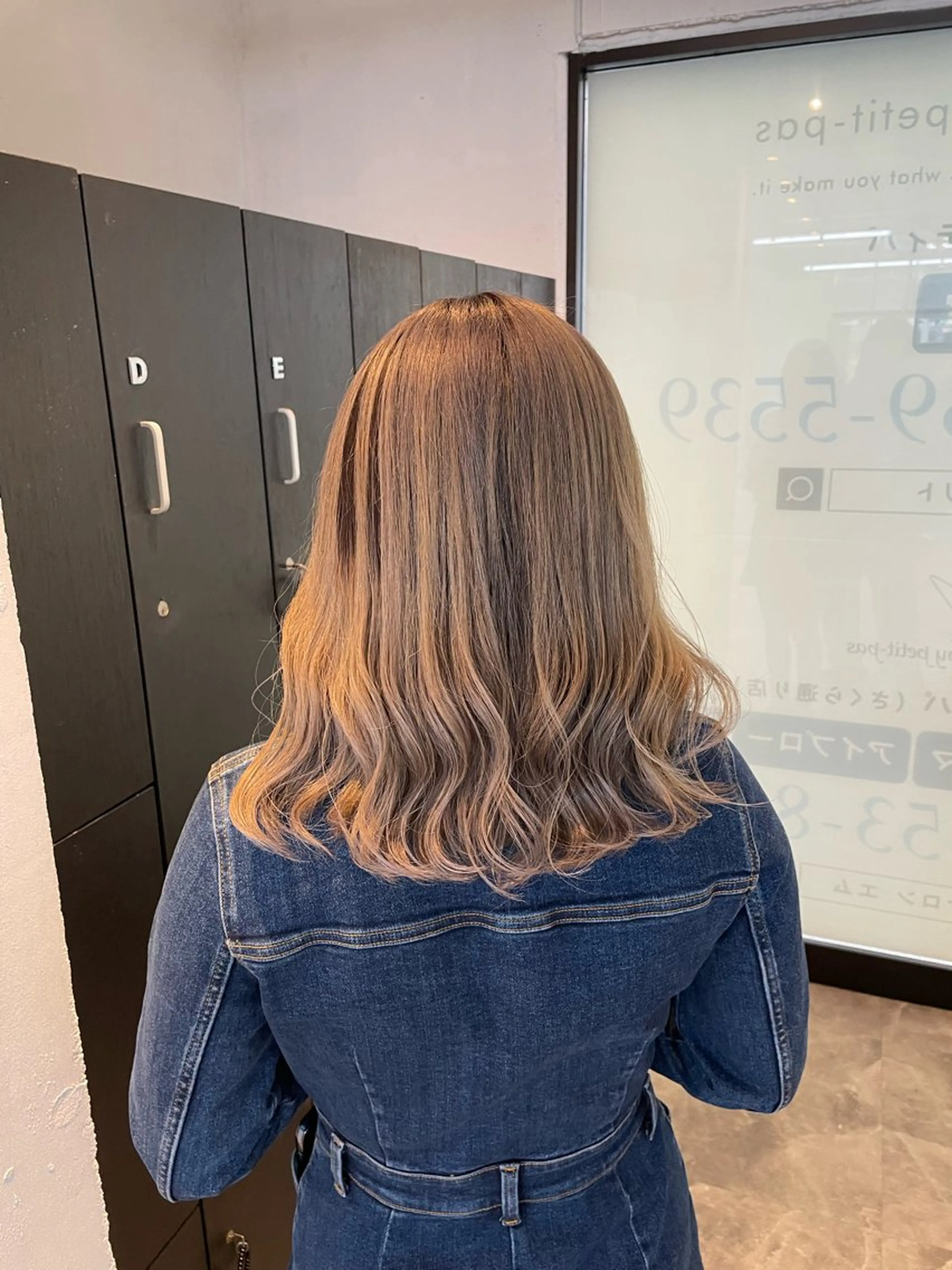 ミディアム レイヤーカット ヘアカラー 🧋ミルクティーカラ ー🧋特化小林拓登のヘアスタイル