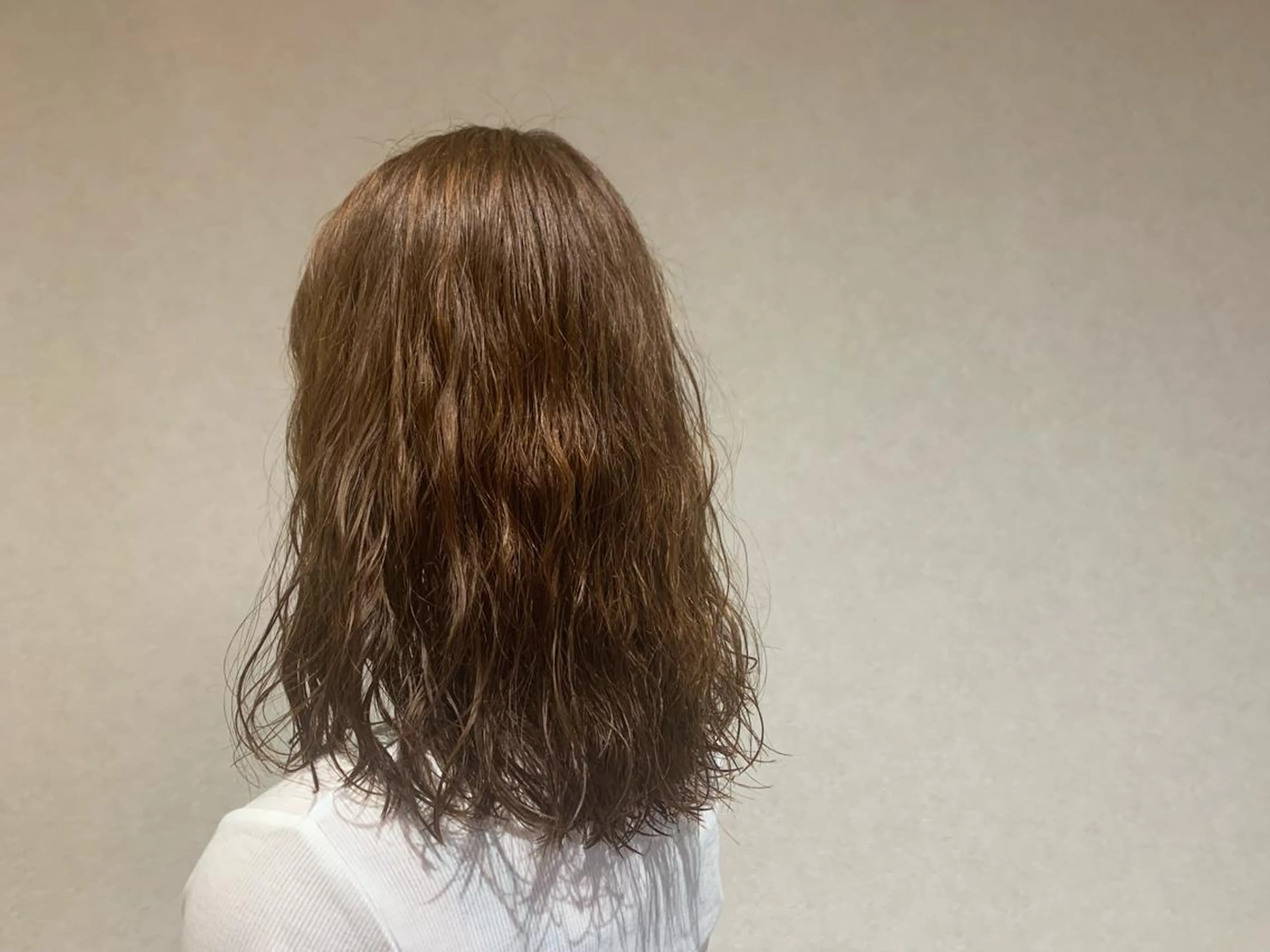 セミロング パーマ yamauchi mikuのヘアスタイル