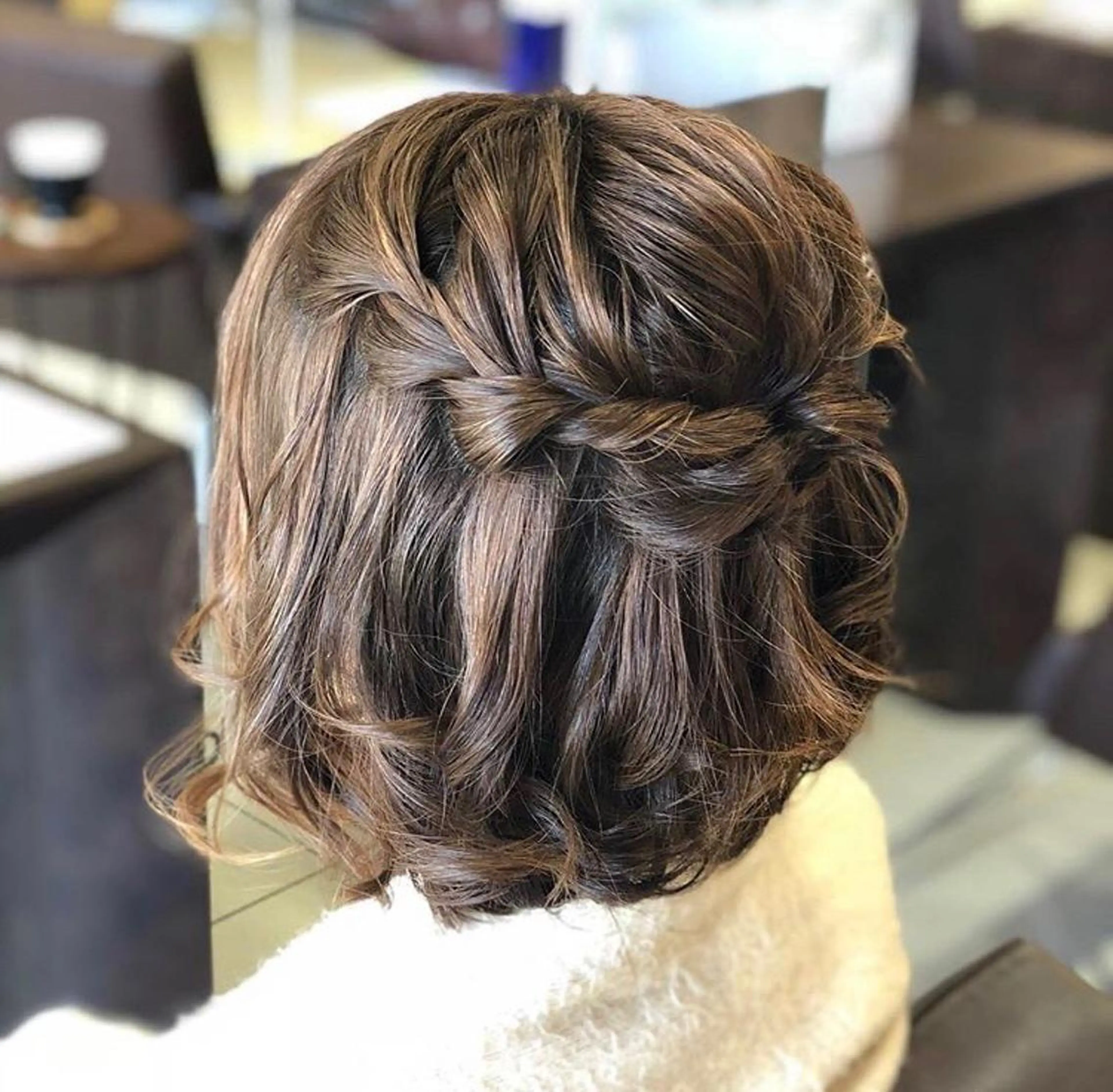 ヘアアレンジ レイヤーカット✖️ 柔らかベージュカラーのヘアスタイル