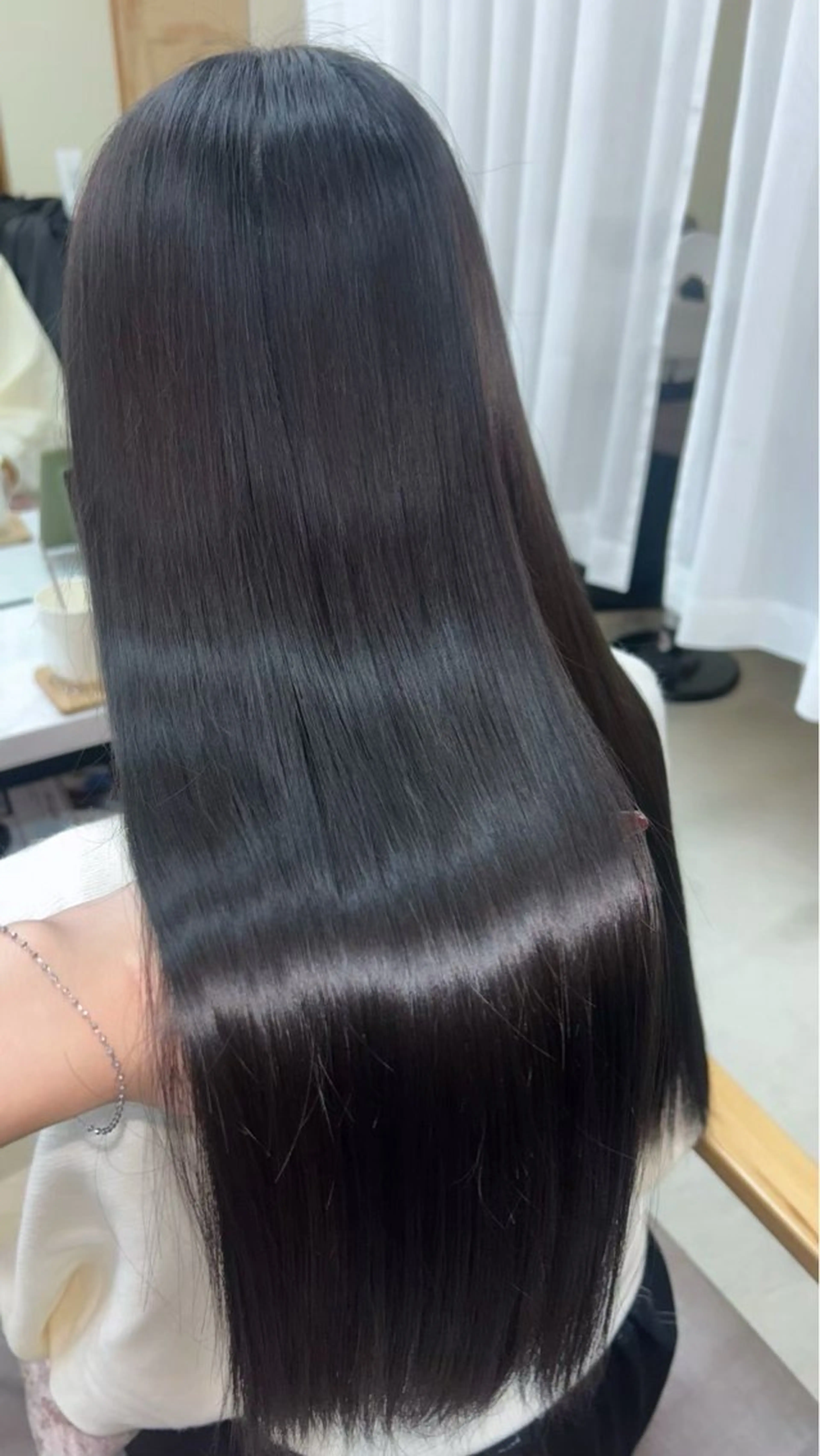 ロング カラー 黒髪 ブリーチ 透明感カラー ブリーチなしカラー 榊原 朋香のヘアスタイル