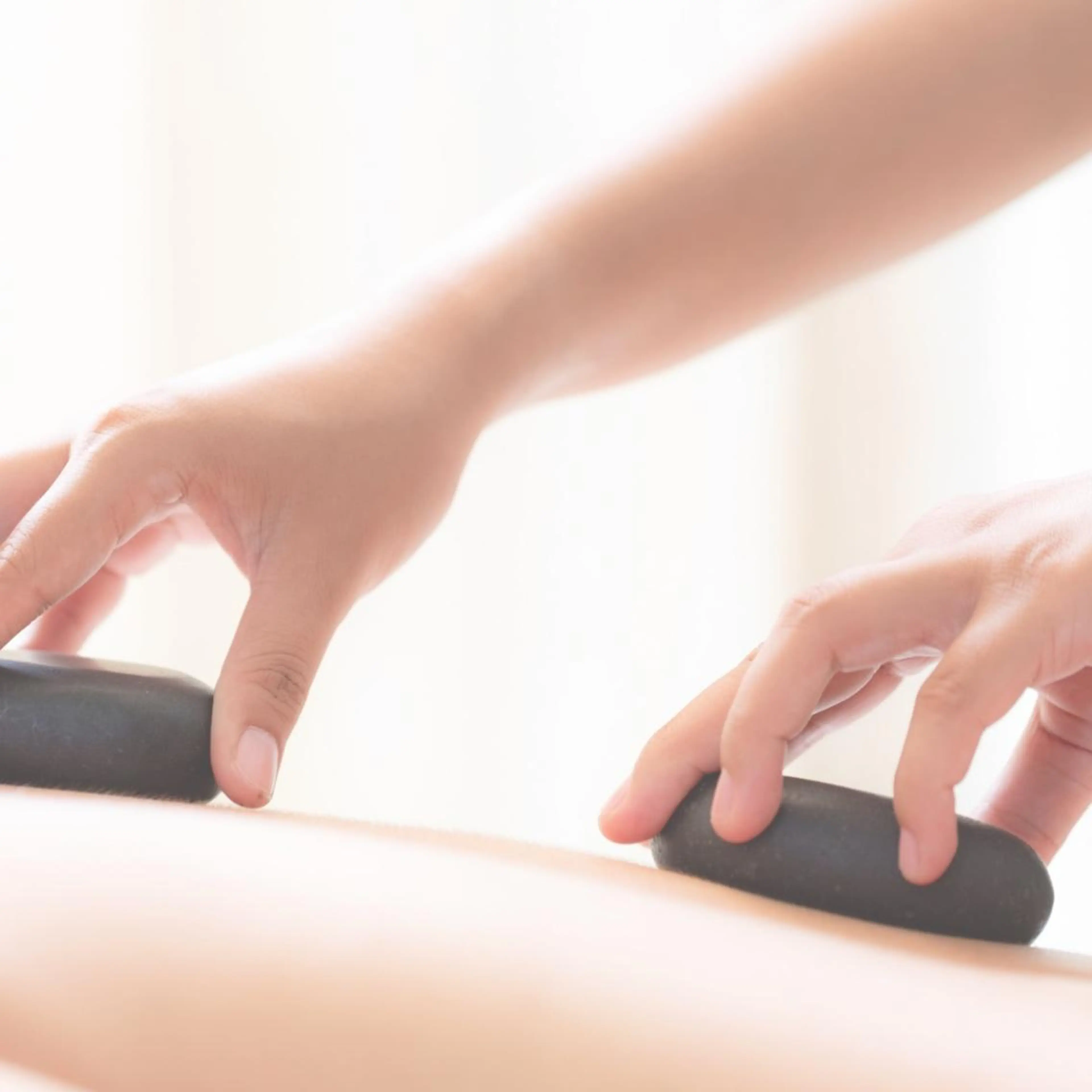 英国式ホットストーンセラピー70分　遠赤外線効果が期待されるホットストーンを用いて、体の芯から温め緩めます！の写真