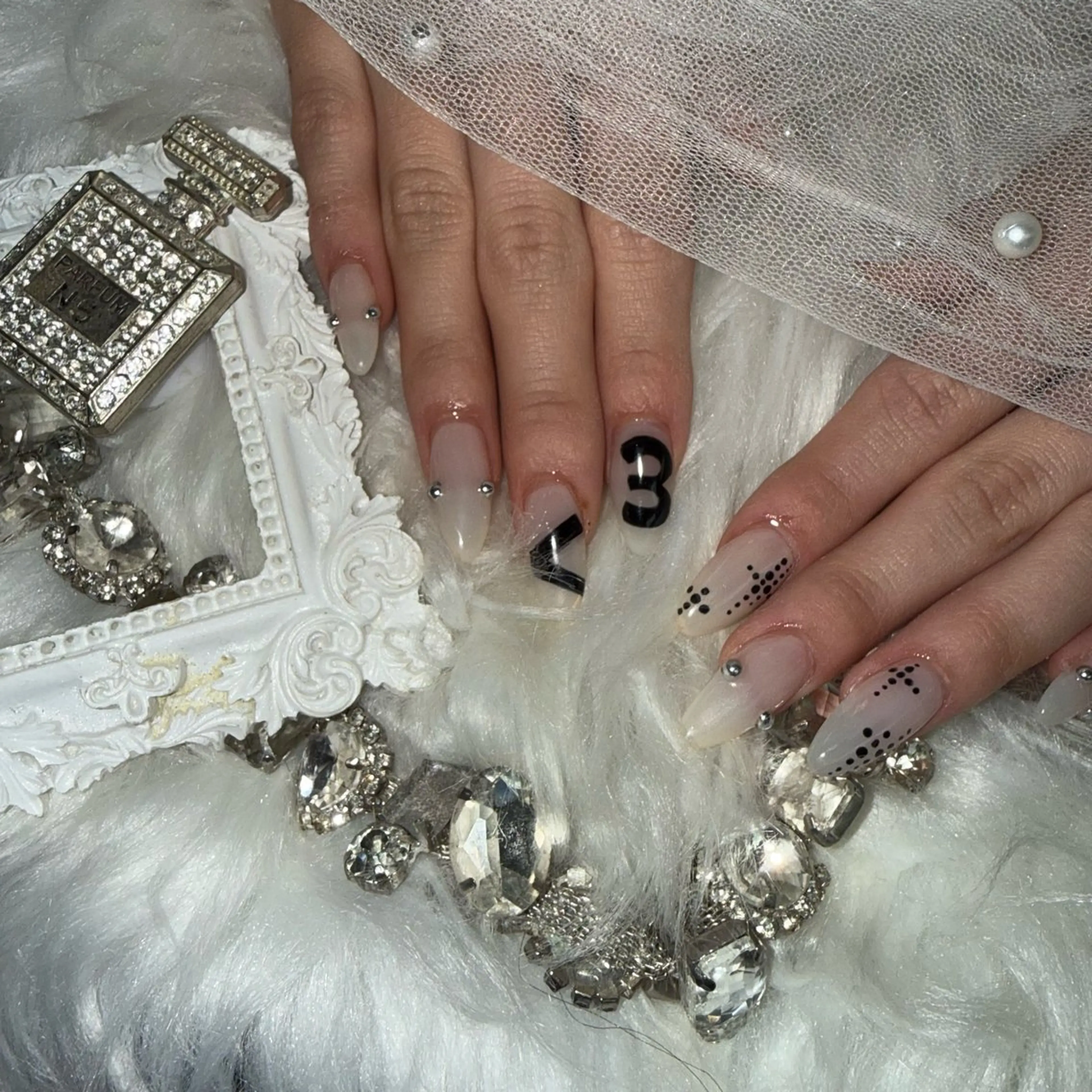 ミディアム ハンドネイル MADIA 平塚店所属・MADIA ___rinaのネイルデザイン