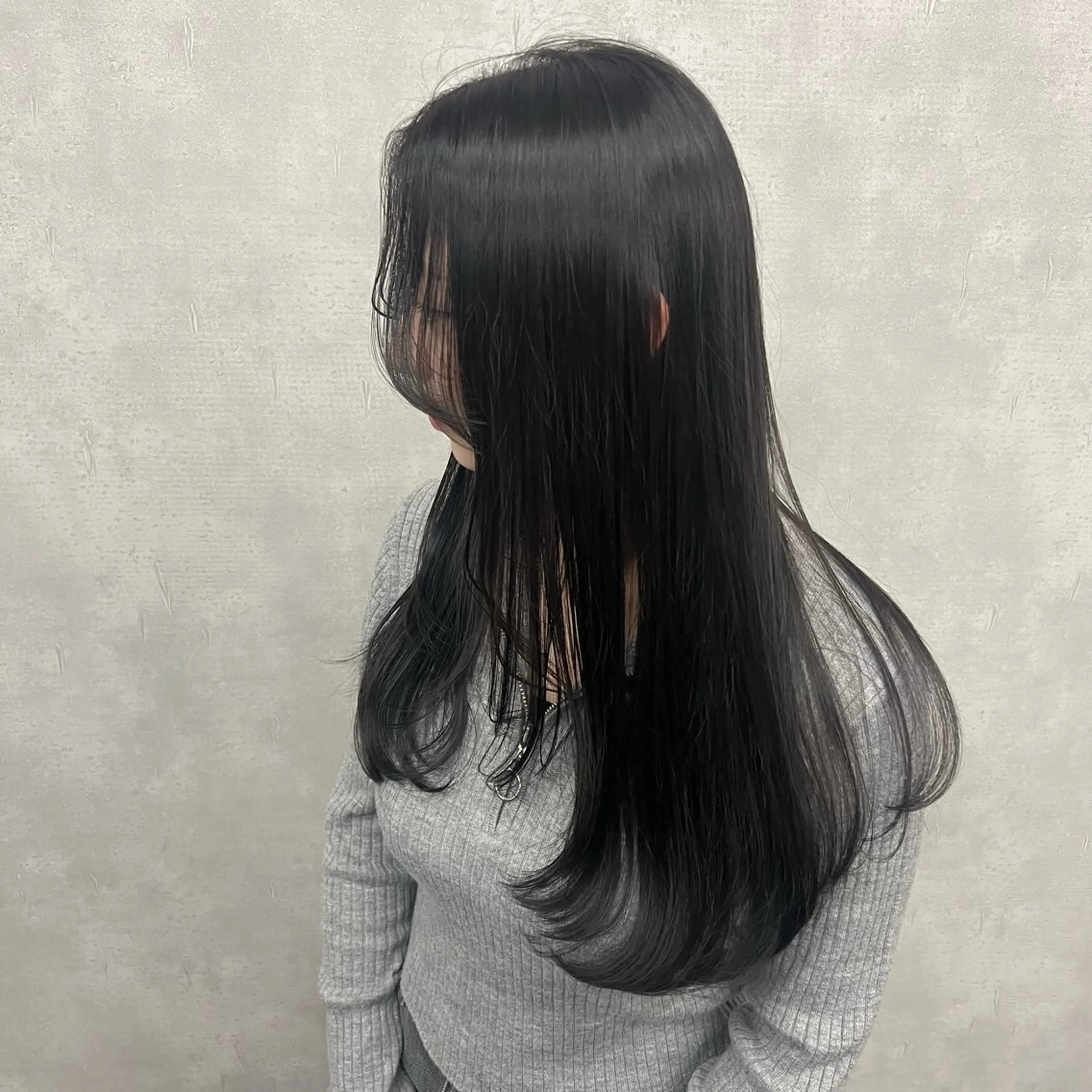 ロング カラー カット ヘアカラー トリートメント 沖山 友津季のヘアスタイル