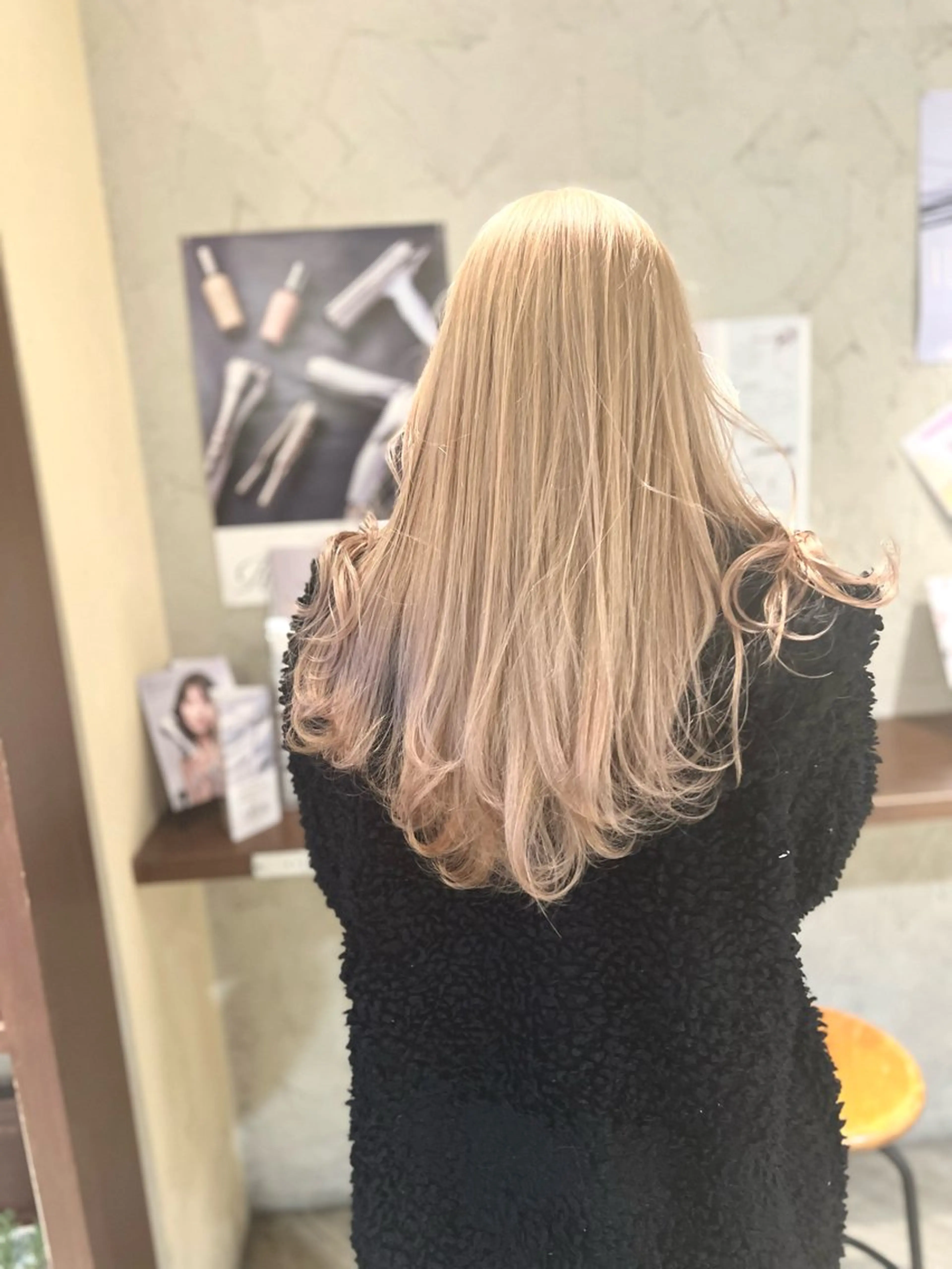 セミロング カラー ブリーチ カット ヘアカラー トリートメント 日野 和也のヘアスタイル