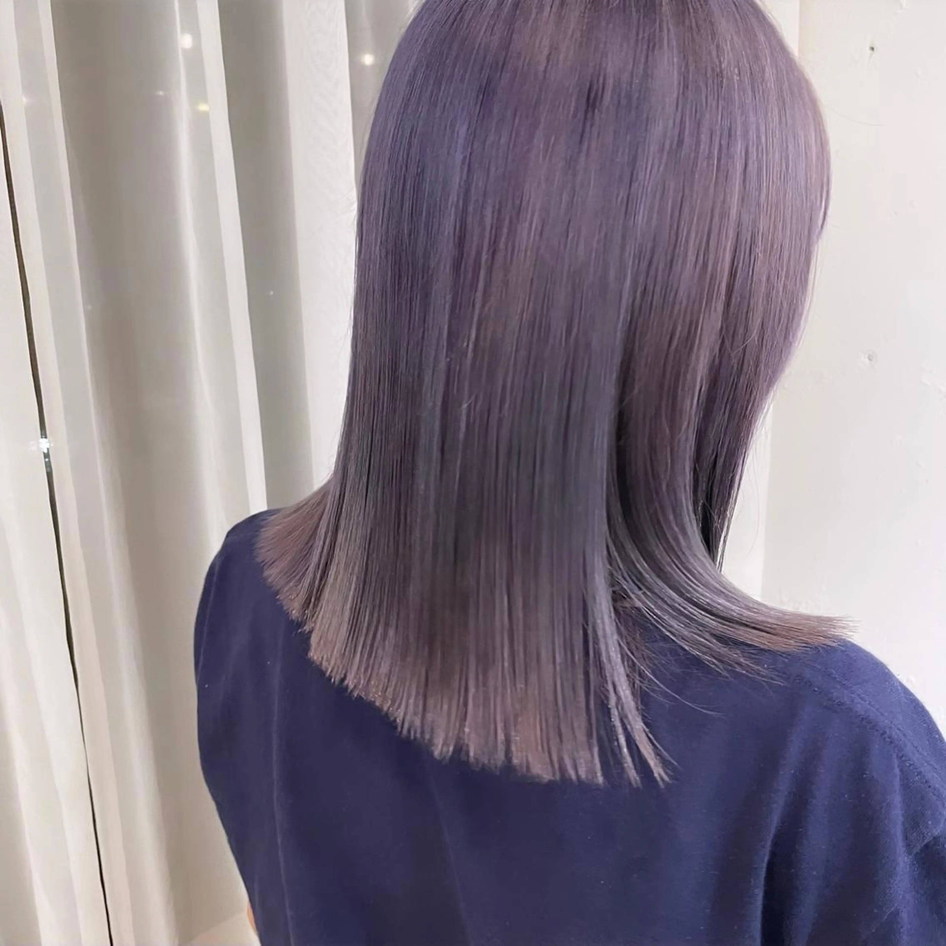 ミディアム カラー ブリーチ パープルカラー 濱本 新奈 / 髪質改善のヘアスタイル