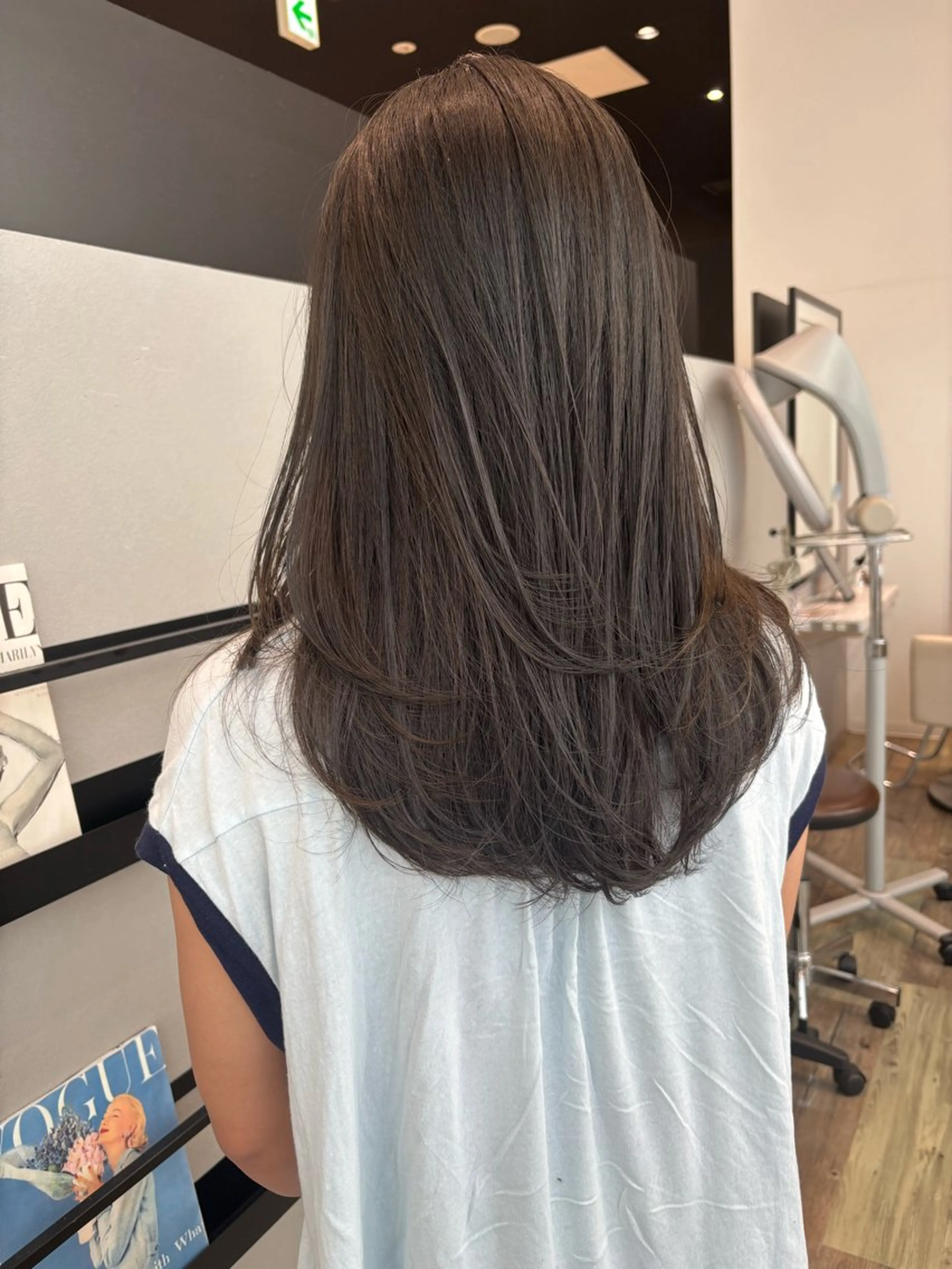セミロング カラー 透明感カラー グレージュ オリーブグレージュ オリーブグレー レイヤーカット カット ヘアカラー 透明感カラー/ レイヤーkotonoのヘアスタイル