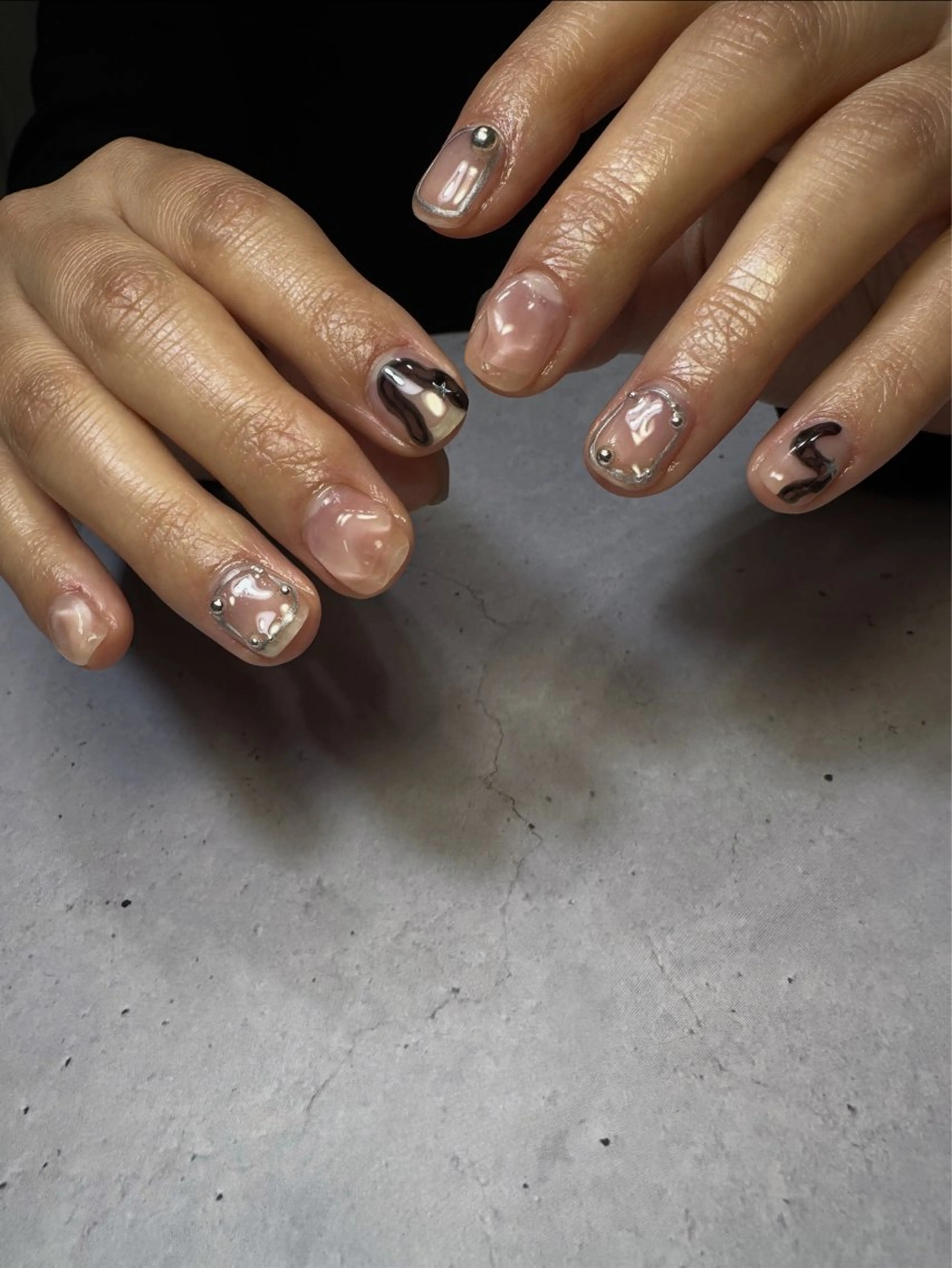 ネイル ブルー マグネットネイル ミラーネイル ニュアンスネイル ぷっくりネイル nailsalon Daphneのネイルデザイン