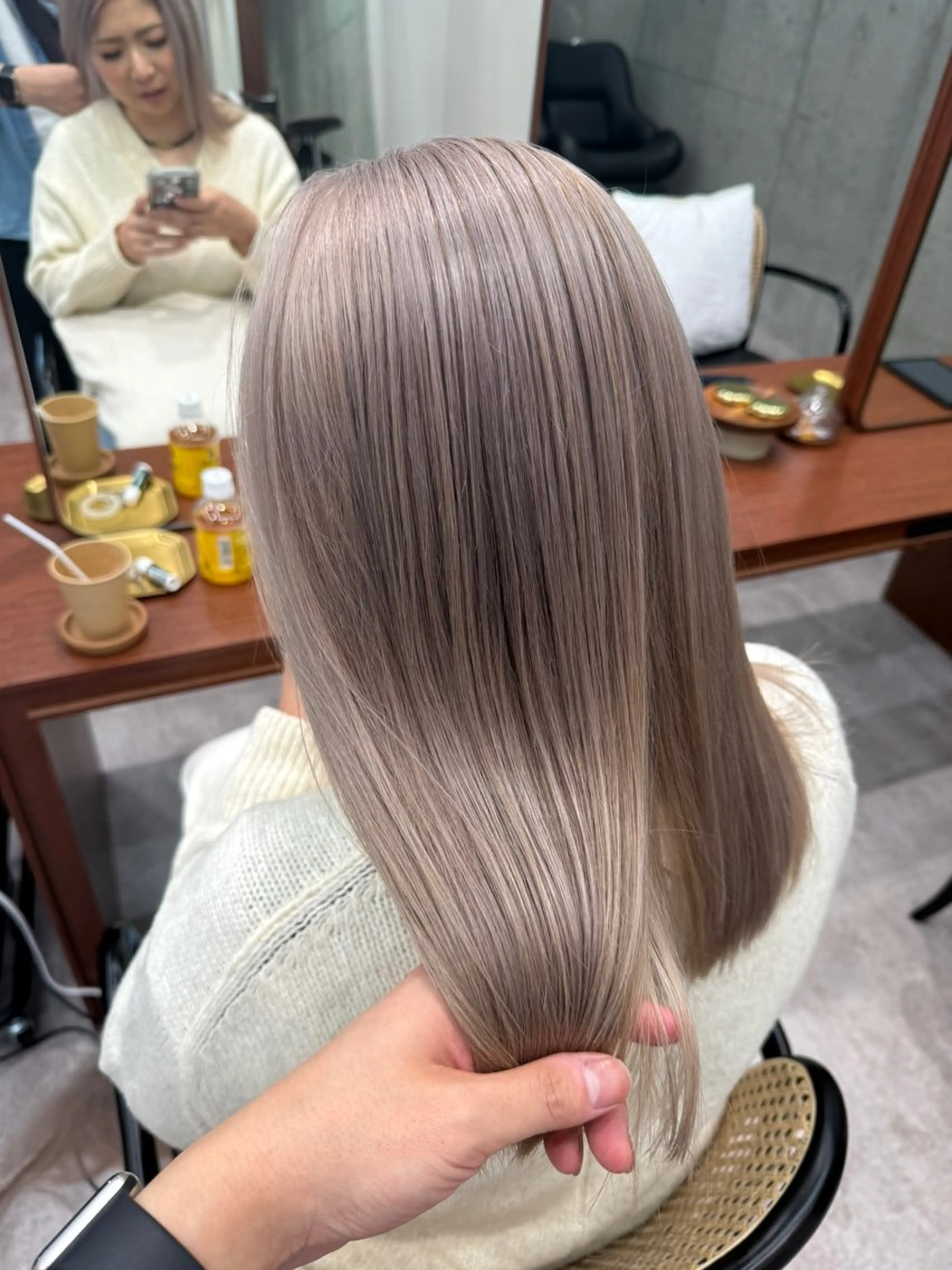 セミロング ボブ ハイライト 韓国風ヘア レイヤーカット 小顔カット 立川✨ブリーチ/ ケアブリーチ✨のヘアスタイル