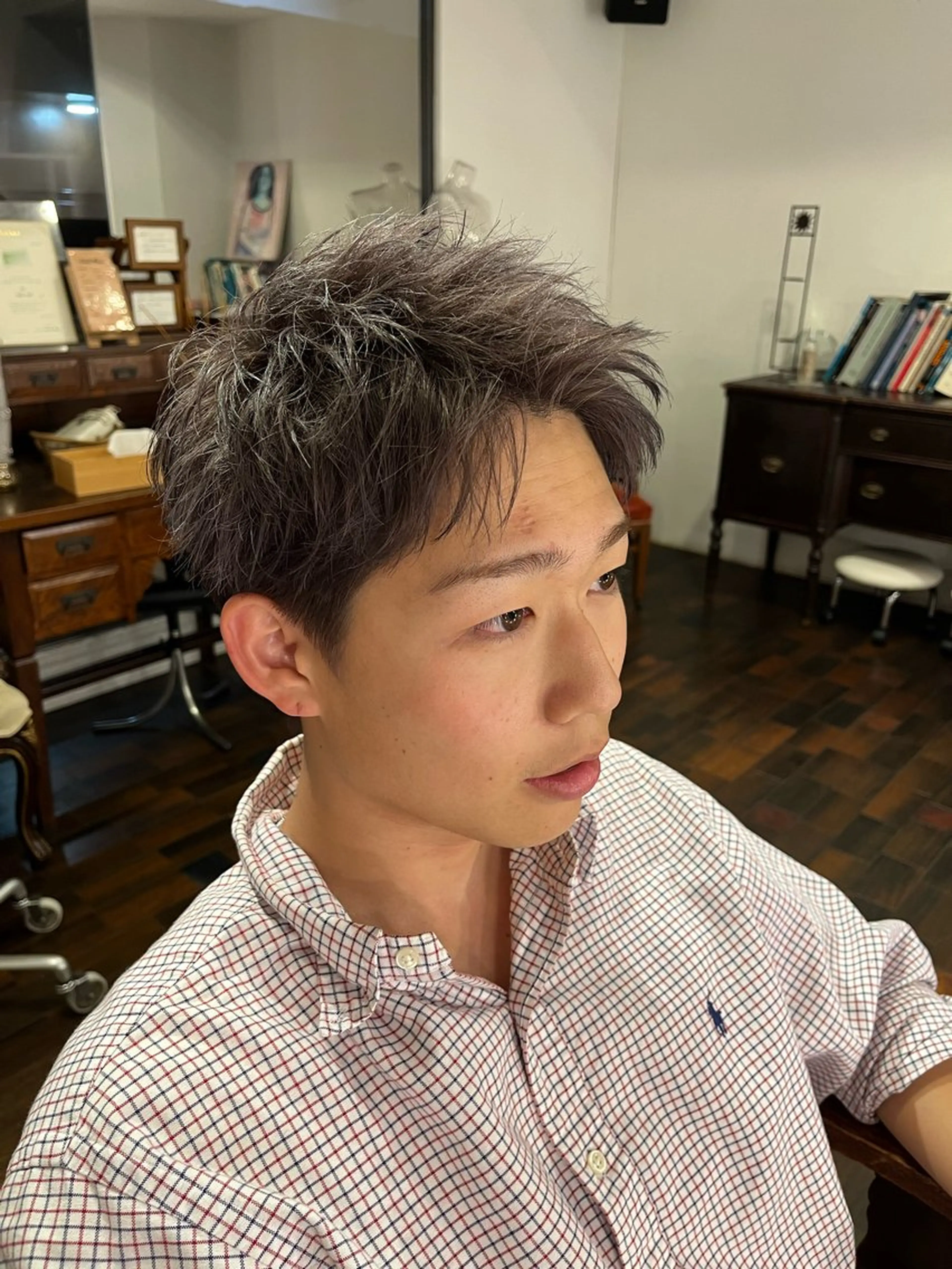 ショート カラー 逢坂 智也のヘアスタイル