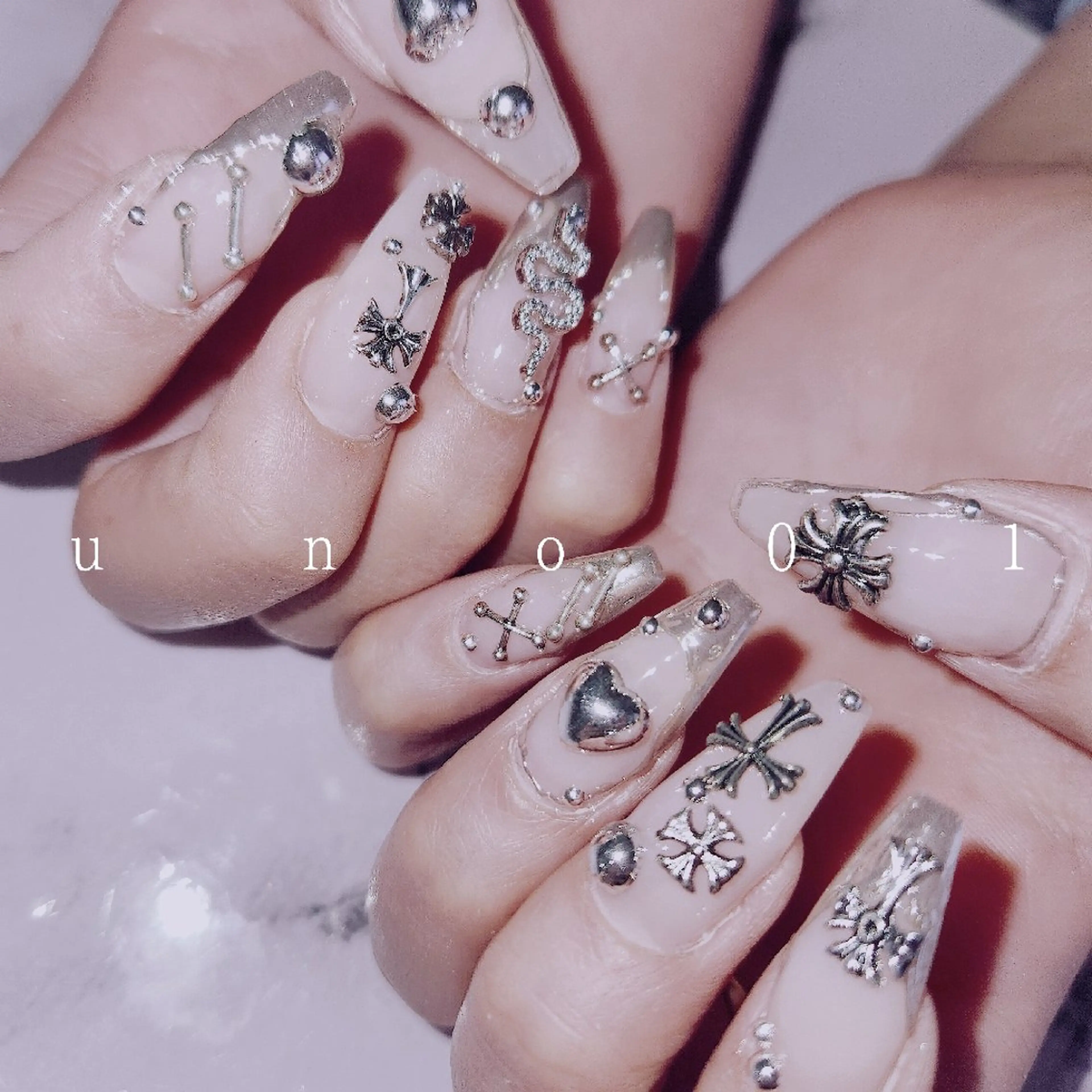 ネイル 梅田🦄中崎町🩵 u n o 0 1のネイルデザイン
