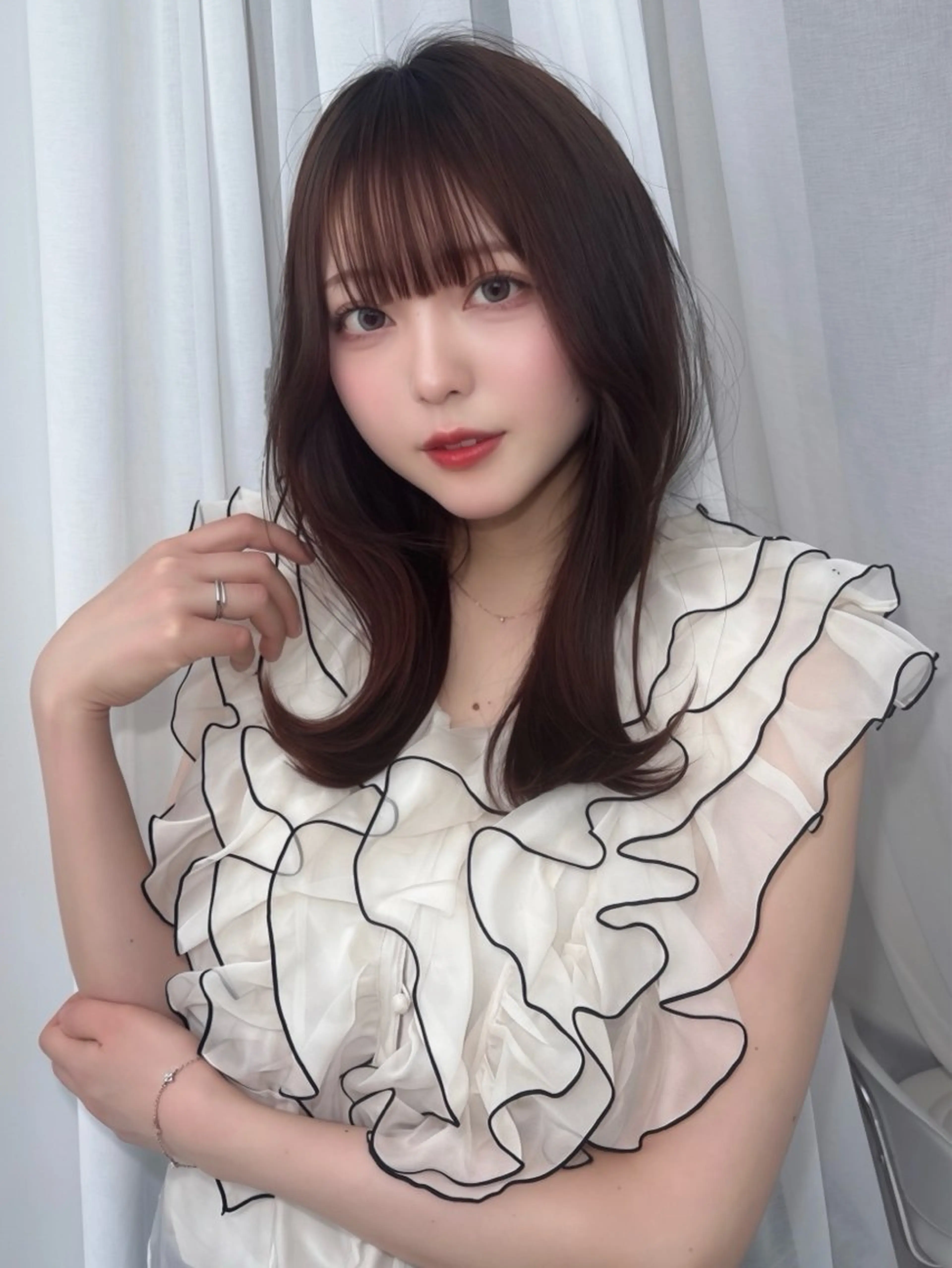 ミディアム ミディアムレイヤー レイヤーカット MONA HIYORIのヘアスタイル