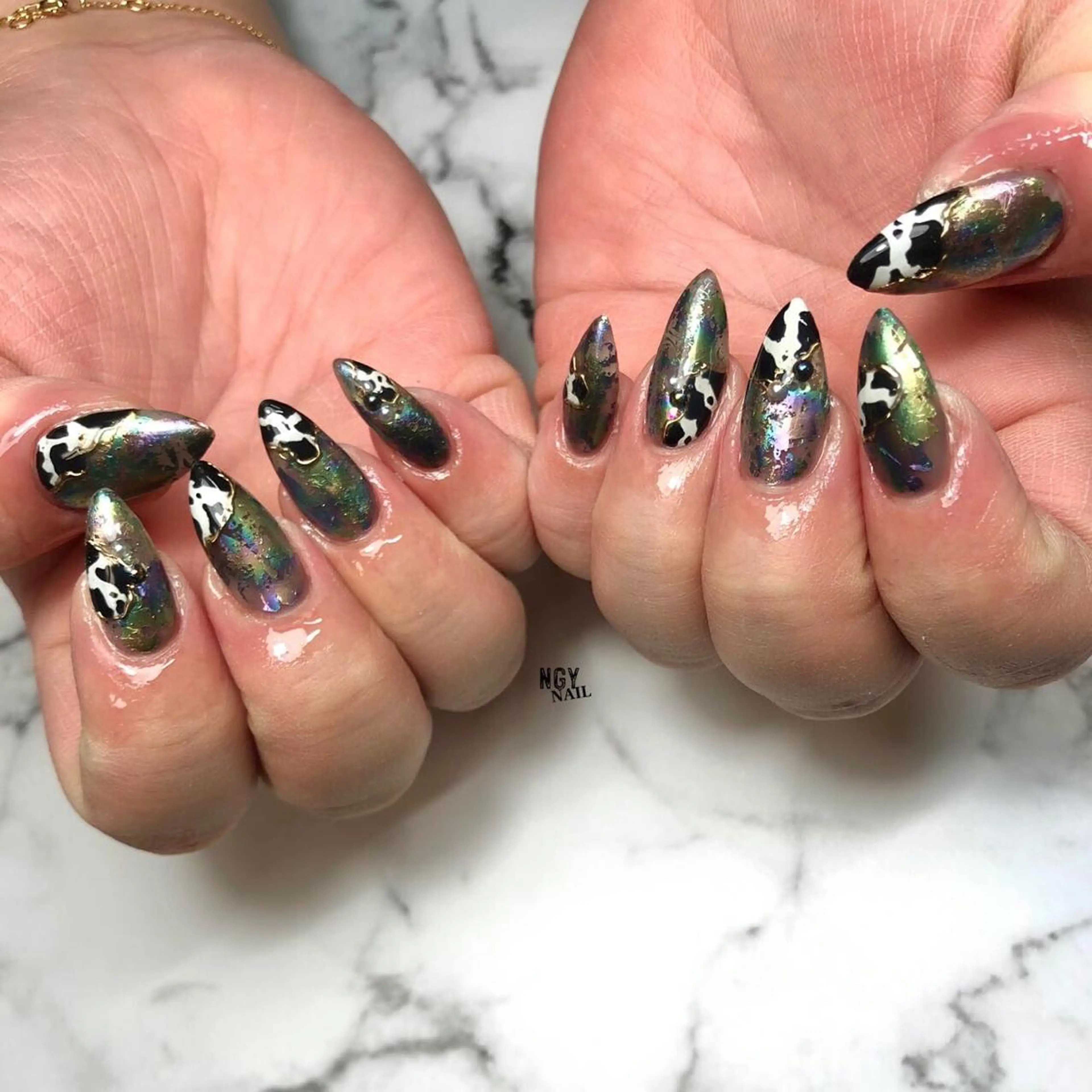 ネイル アニマル柄 ジェルネイル ニュアンスネイル パラジェル ハンドネイル NAIL NOWのネイルデザイン