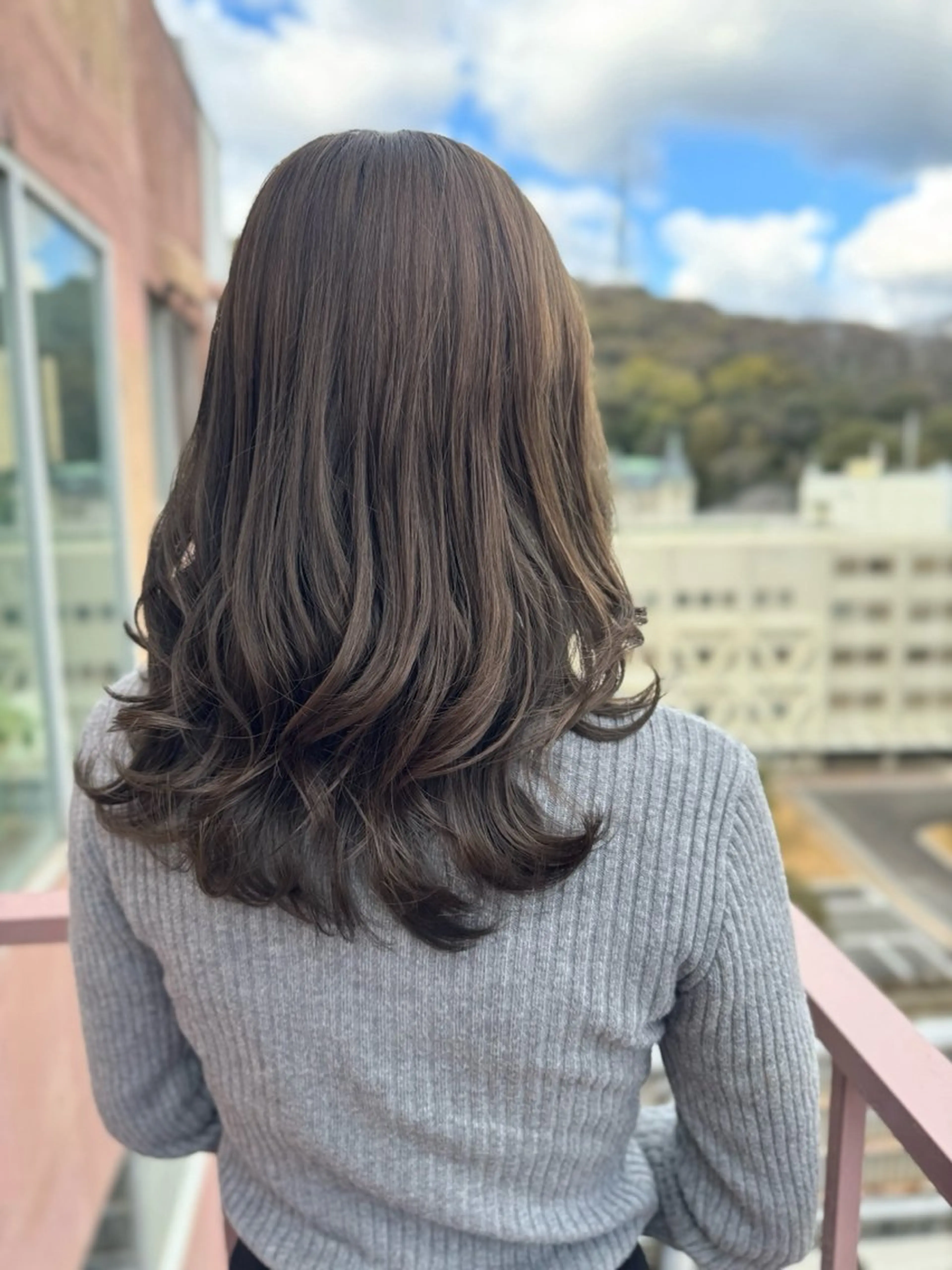 セミロング カラー グレージュ オリーブグレージュ オリーブグレー カット ヘアカラー Viage （ビアージュ）のヘアスタイル