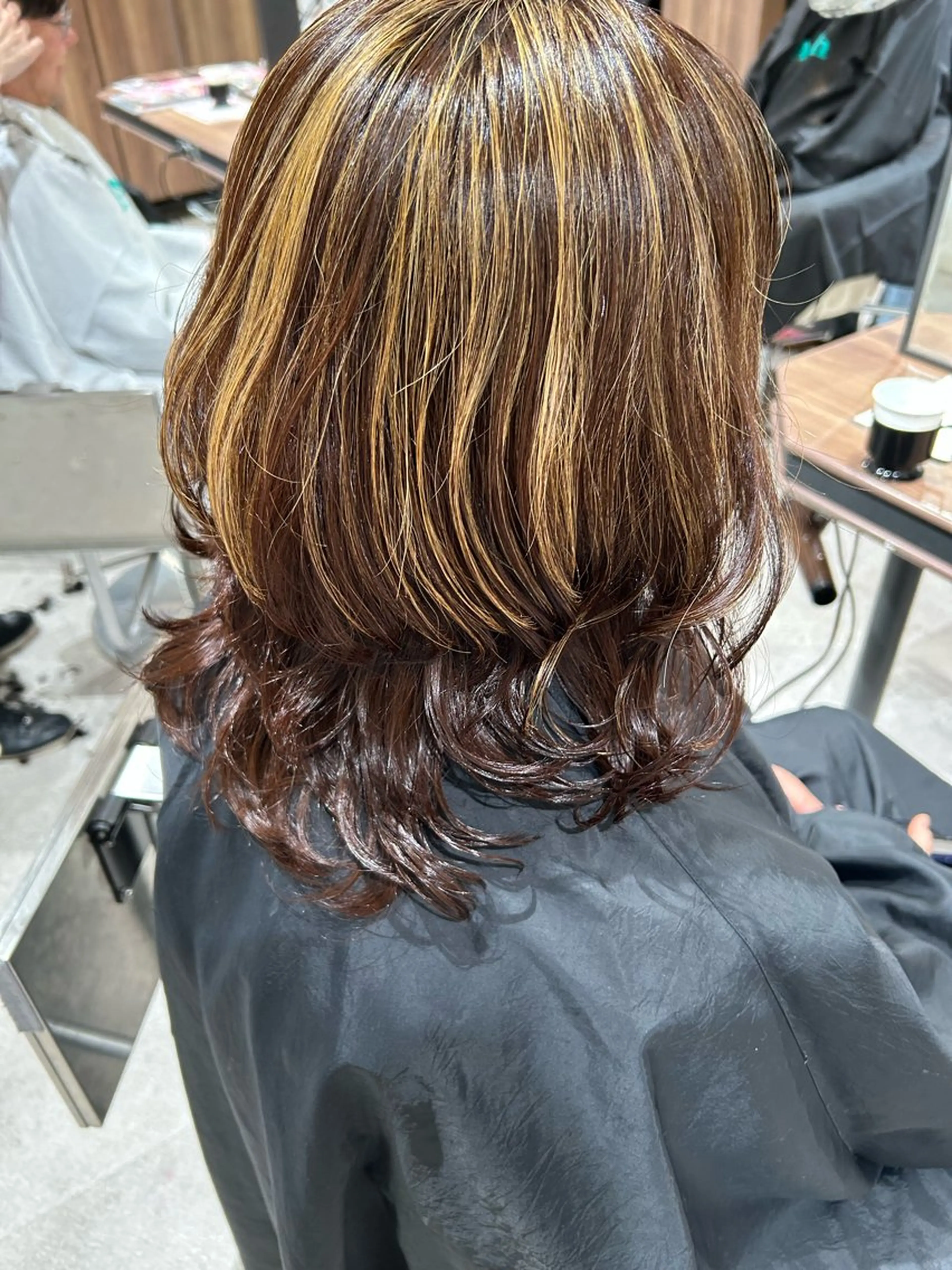 ミディアム カラー 渡邊花奈 韓国ヘアのヘアスタイル