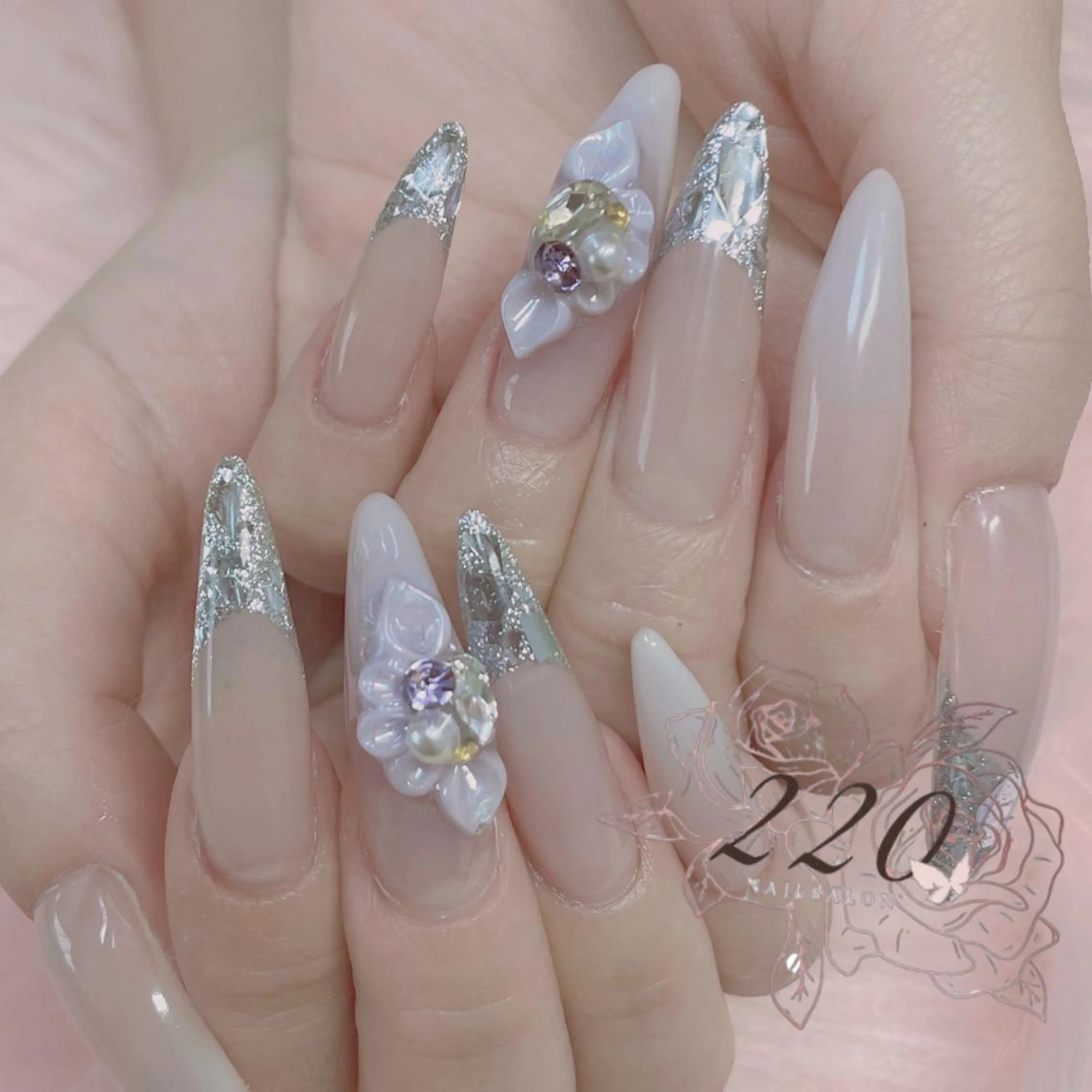 ロング nailsalon 220momokaのネイルデザイン