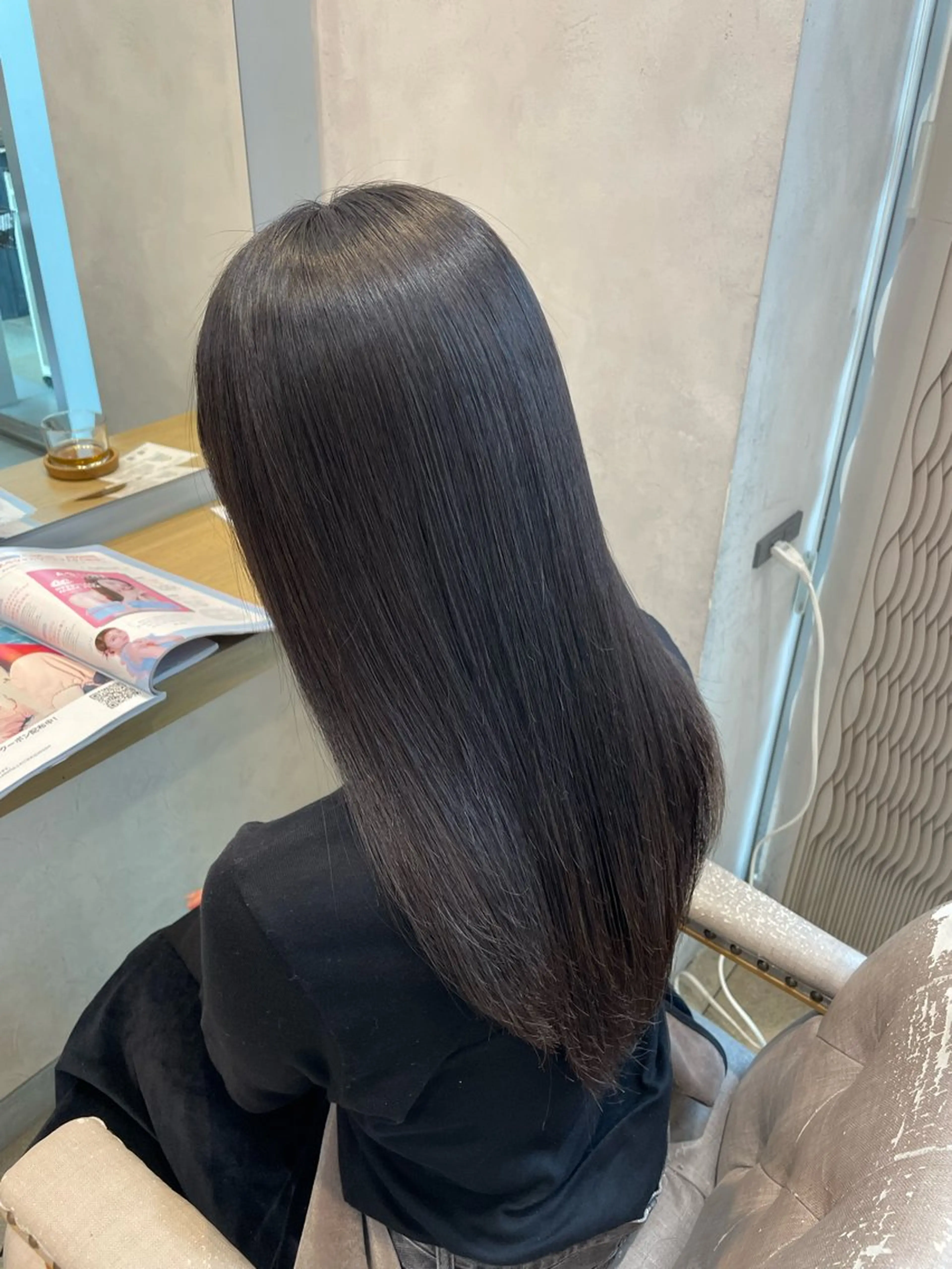 ロング パーマ カット 縮毛矯正 トリートメント 立川・くびれミディ 旬なデザインカラーのヘアスタイル