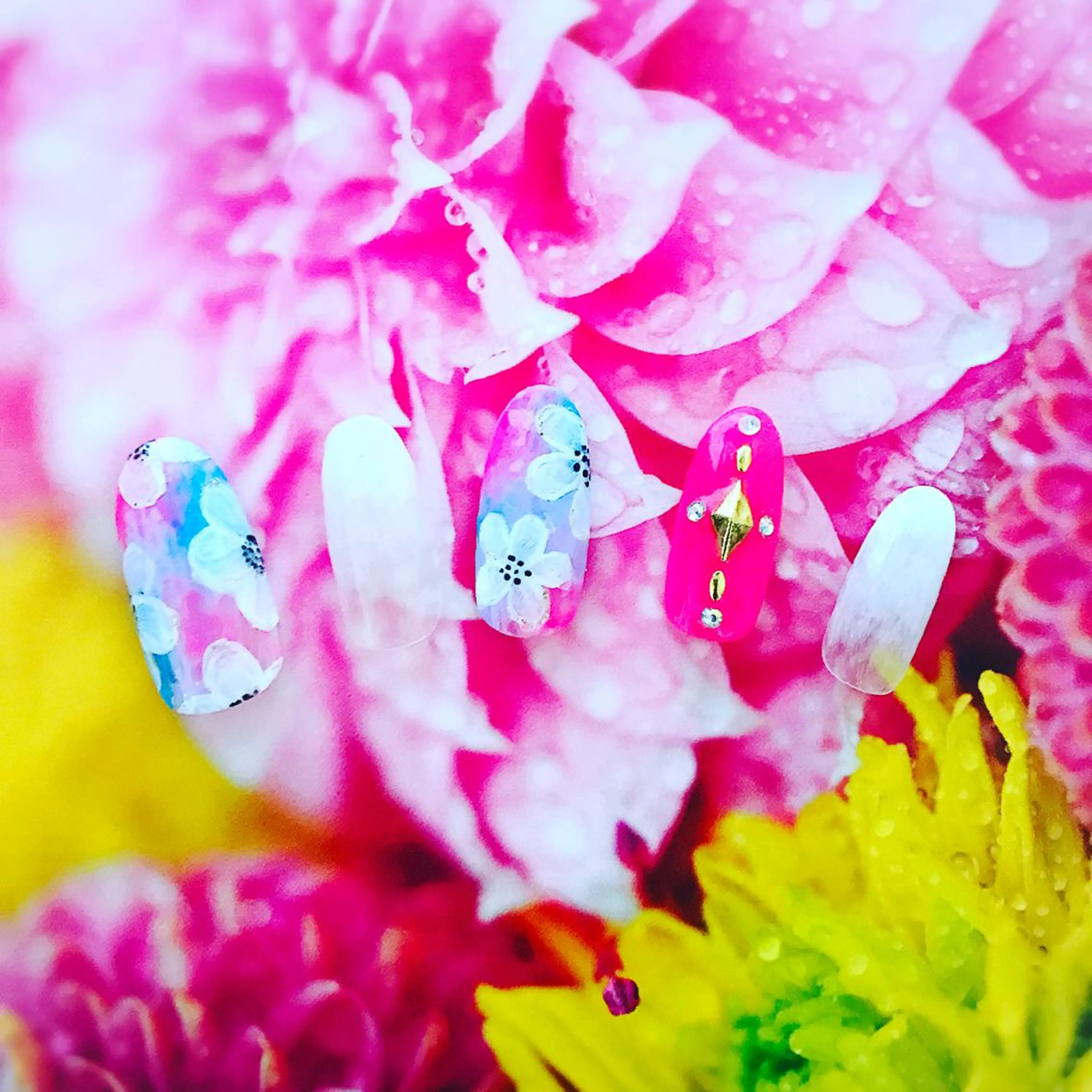 ネイル フラワーネイル 名倉 なな子のネイルデザイン