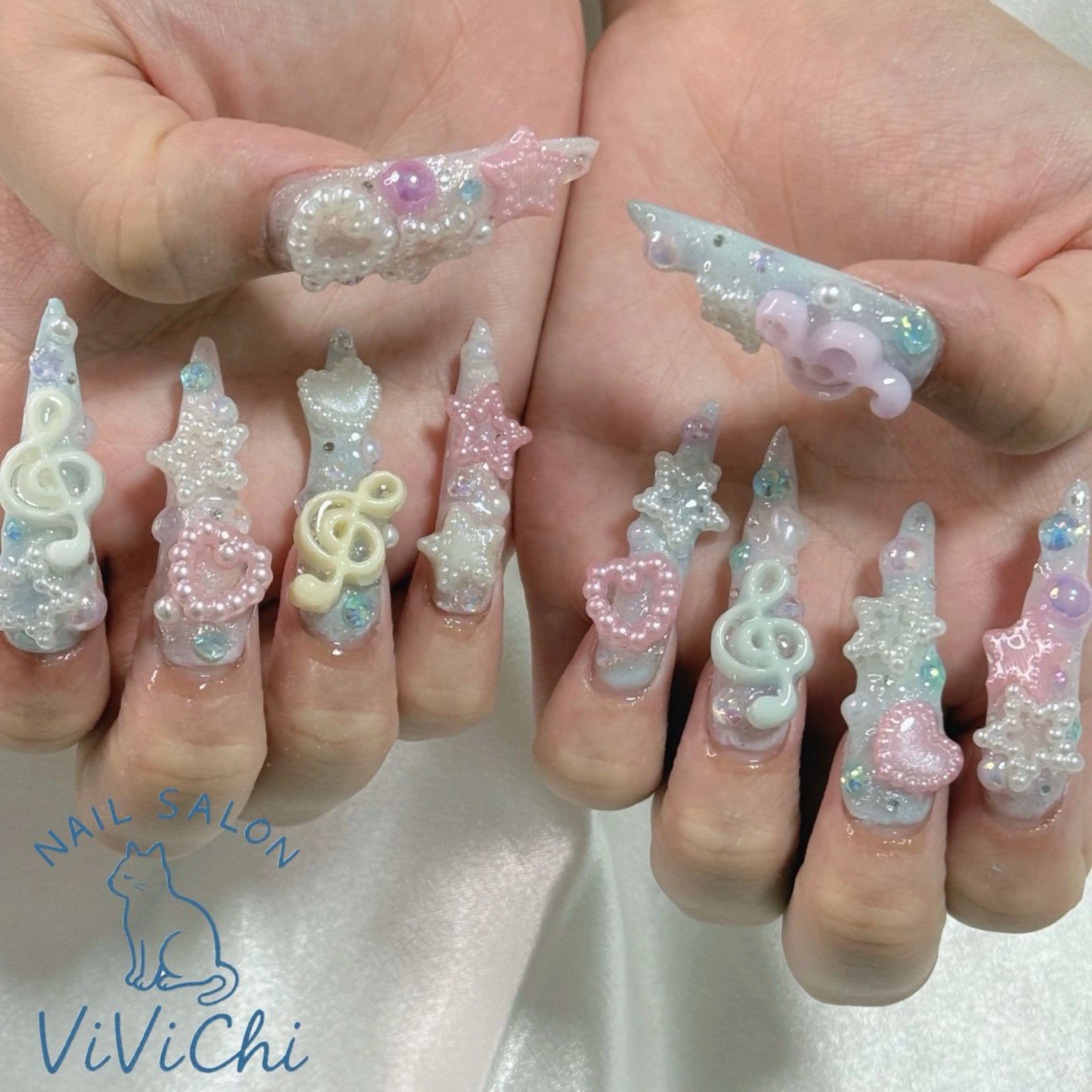 ネイル 持ち込み ハンドネイル ViViChi 梨帆のネイルデザイン