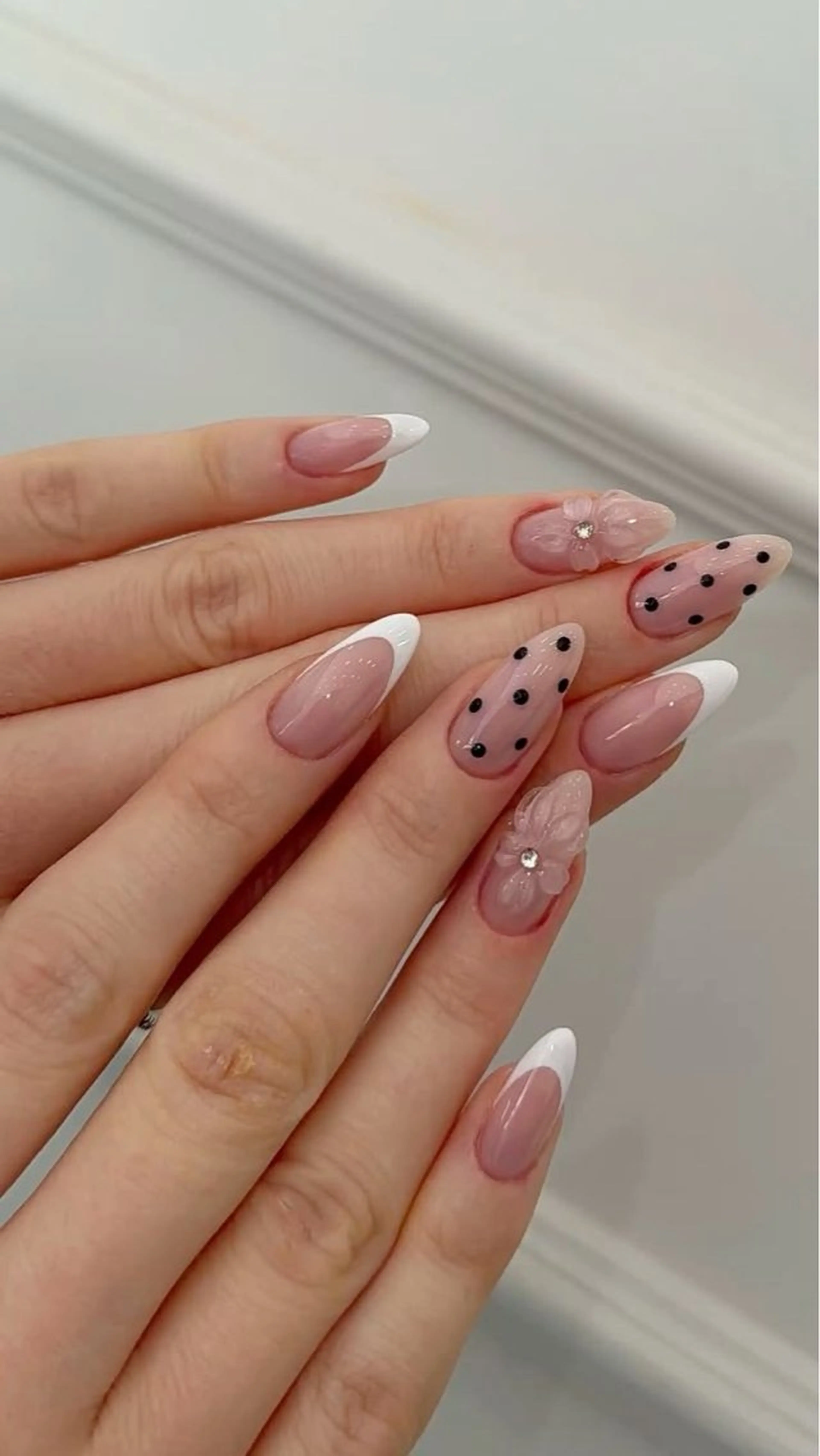 ネイル フレンチネイル キラキラネイル 韓国ネイル シンプルネイル ワンホンネイル ハンドネイル MEI Nailのネイルデザイン