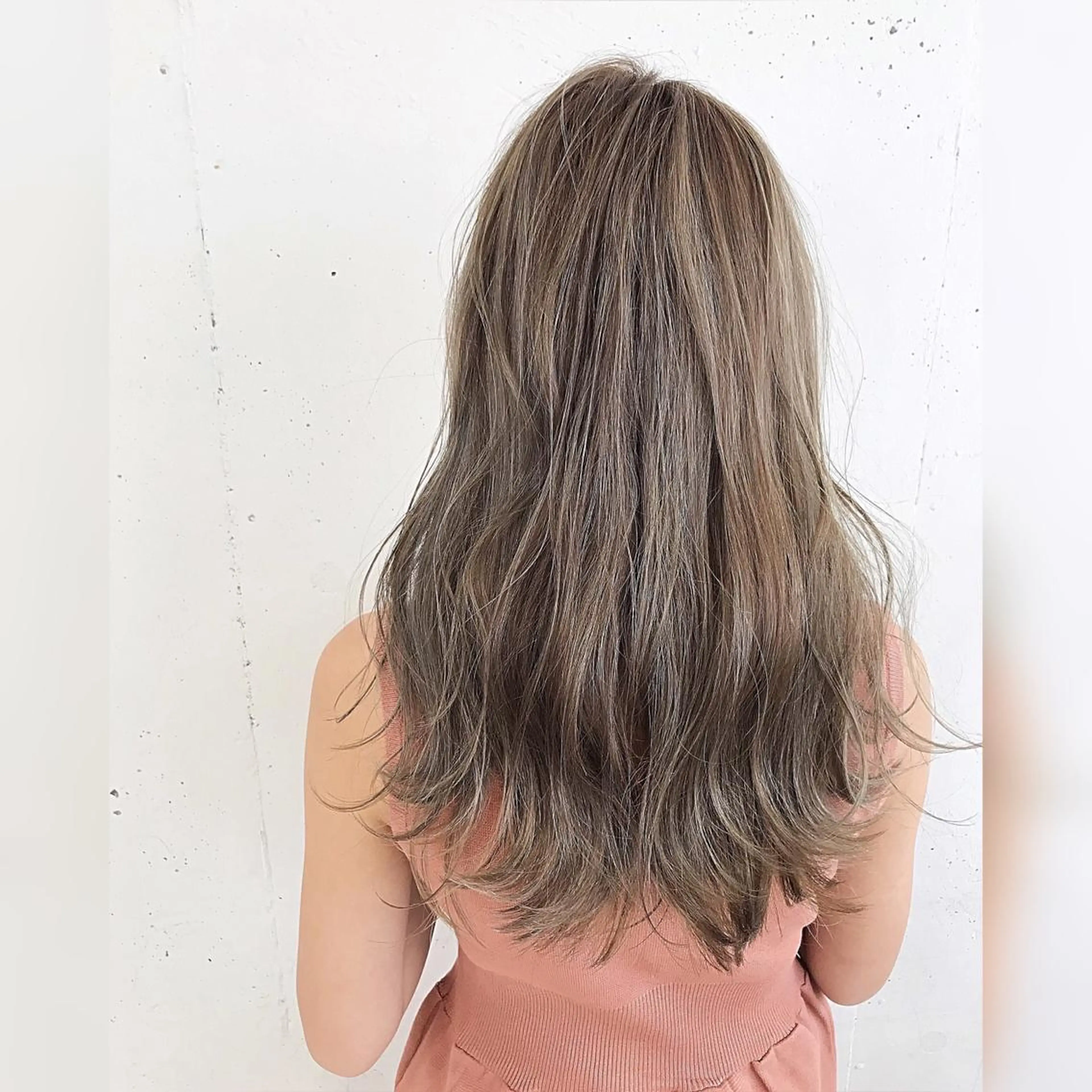 セミロング ハイライト 韓国ヘア 山本勝志のヘアスタイル