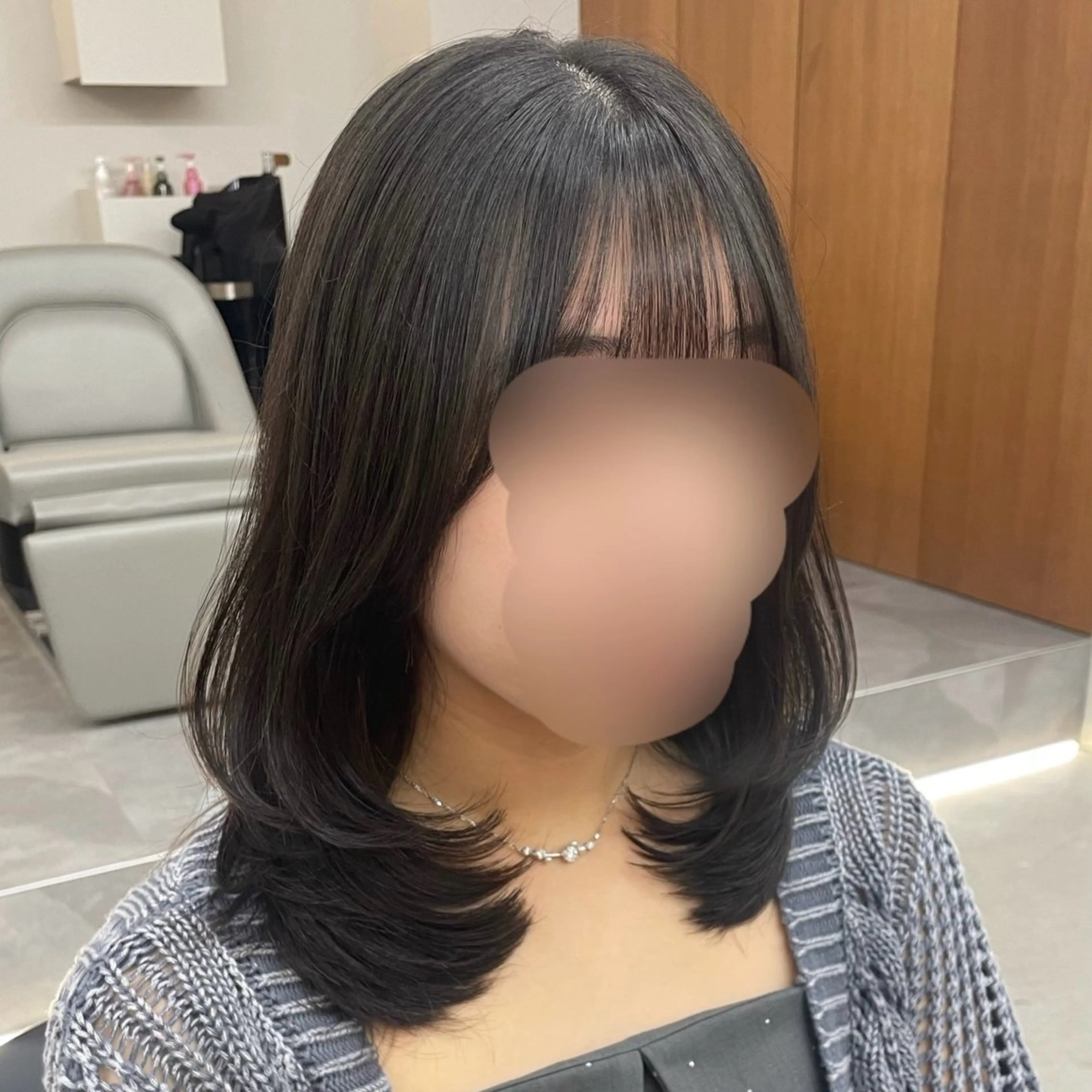 ミディアム レイヤーカット ローレイヤー minami🤎 レイヤーカットのヘアスタイル