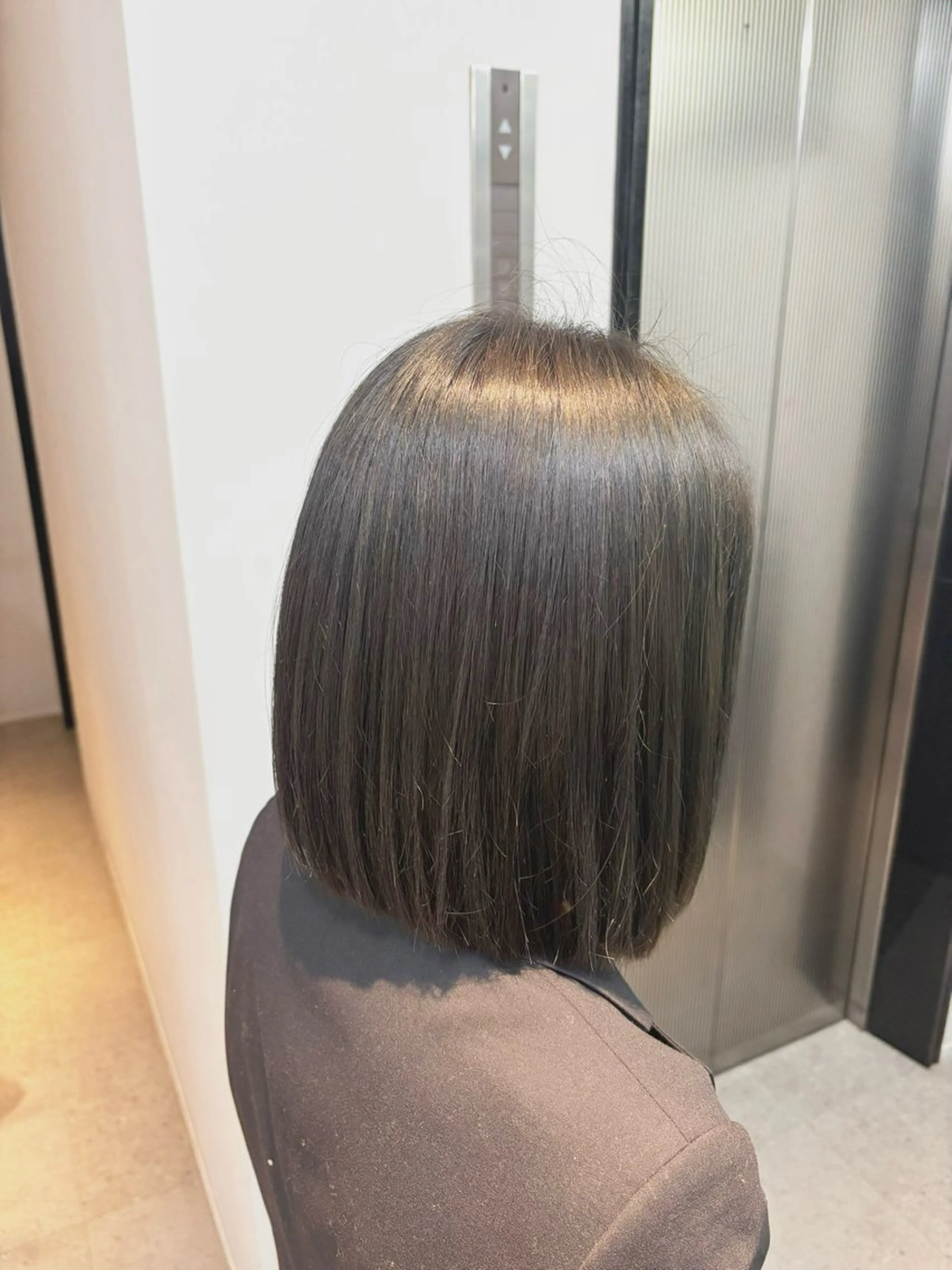 ミディアム カット ヘアカラー 佐々木 輝人のヘアスタイル