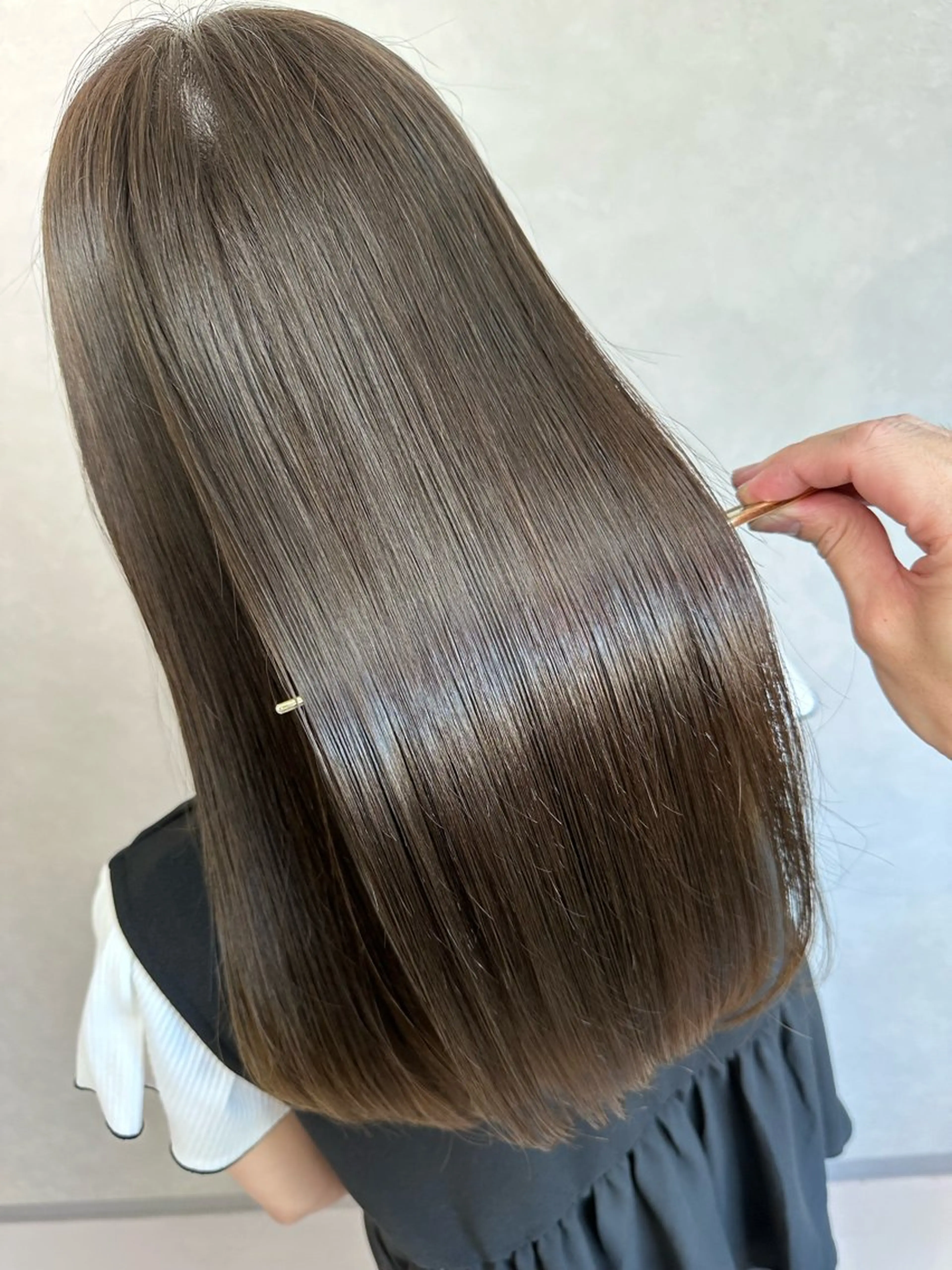 ロング Luana 照沼翔太のヘアスタイル