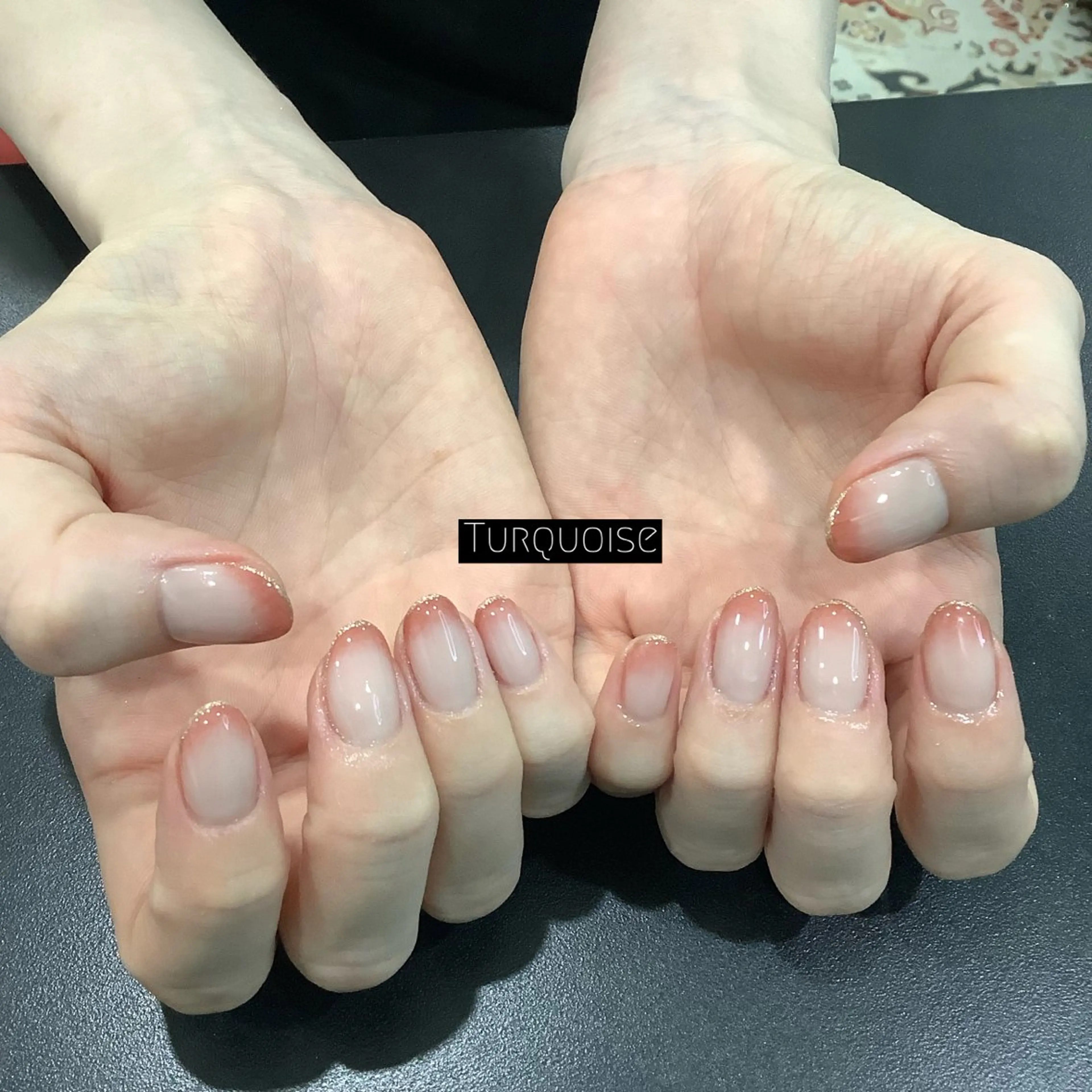 ネイル ハンドネイル ハンドケア 個性派ネイルサロン 💅🏼ターコイズのネイルデザイン