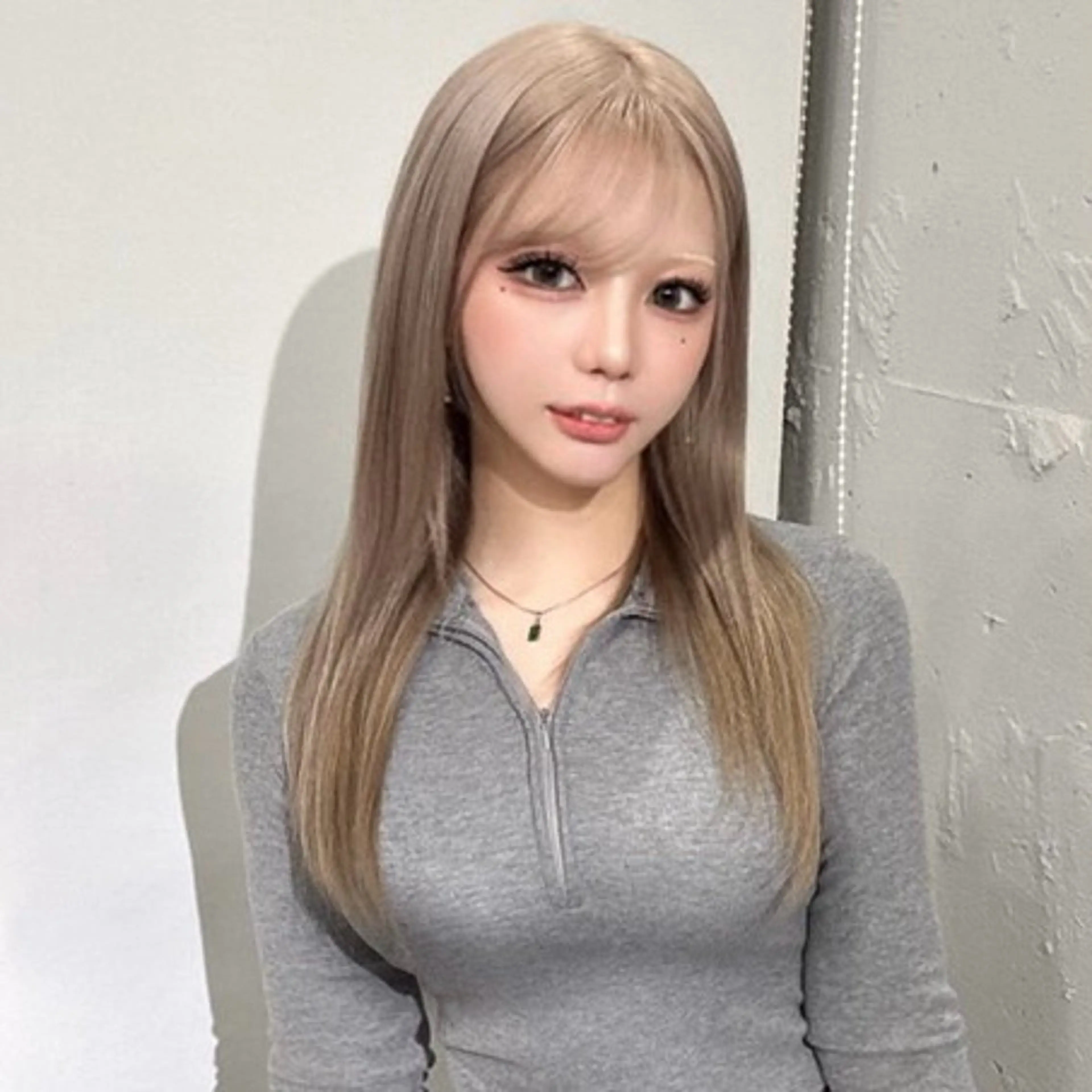 ロング カラー ベージュカラー ブリーチ ケアブリーチ ハイトーンカラー ホワイトベージュ ヘアカラー 🪡プルエクステ🪡 カラエク評価◎ユウゴのヘアスタイル