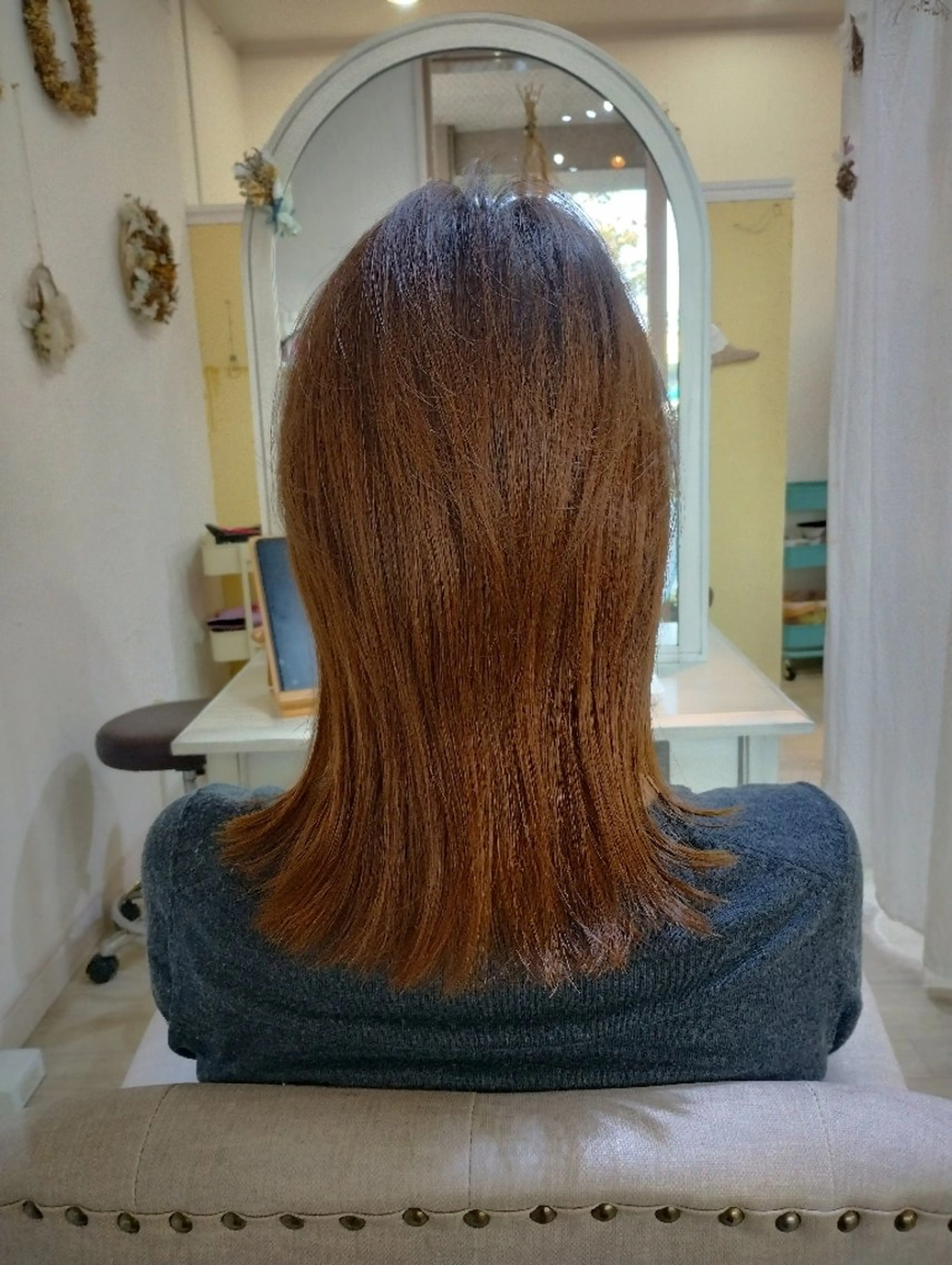 セミロング amiu/カラー/ス パ🐰土井志歩のヘアスタイル