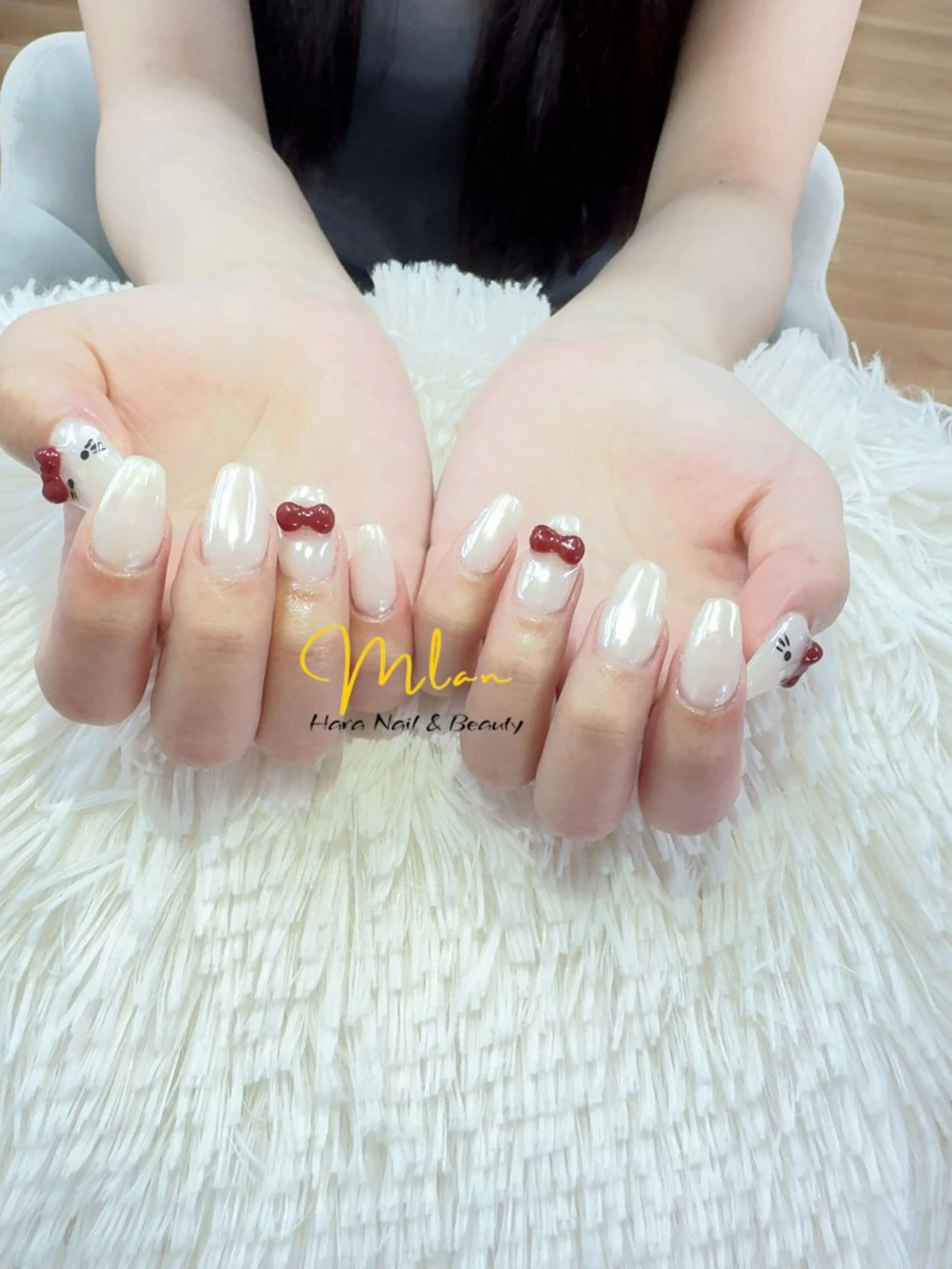 ネイル フレンチネイル グラデーション キラキラネイル 韓国ネイル ラメ(グリッター) ハンドネイル Mlan Nailのネイルデザイン