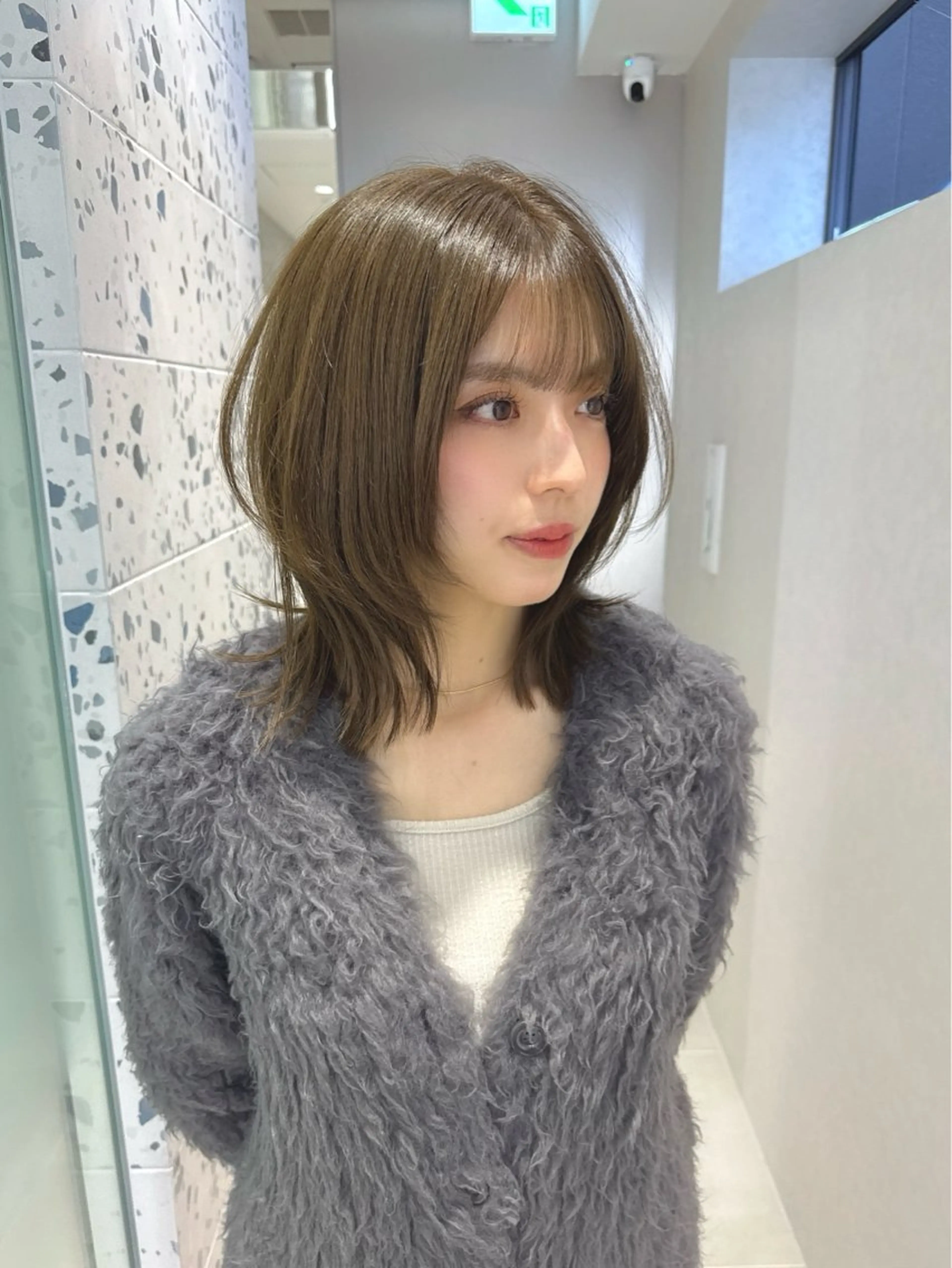 ミディアム カラー ベージュカラー ブリーチ ブリーチなしカラー オリーブベージュ 伸ばしかけ カット ヘアカラー トリートメント 矢野 晃平のヘアスタイル