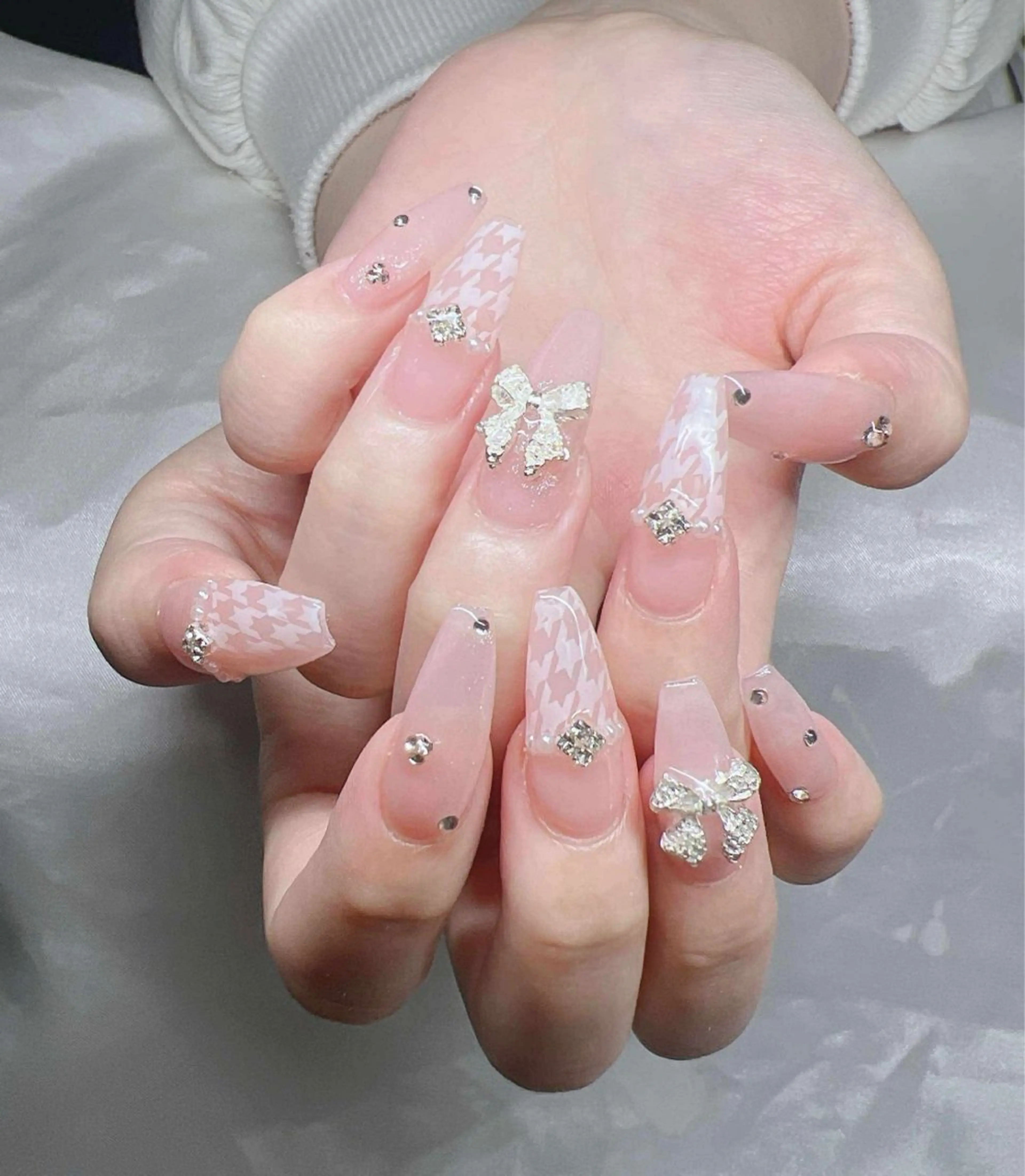 ネイル 長さ出し グラデーション 卒業式 キラキラネイル マグネットネイル ハンドネイル Lee Nailsのネイルデザイン