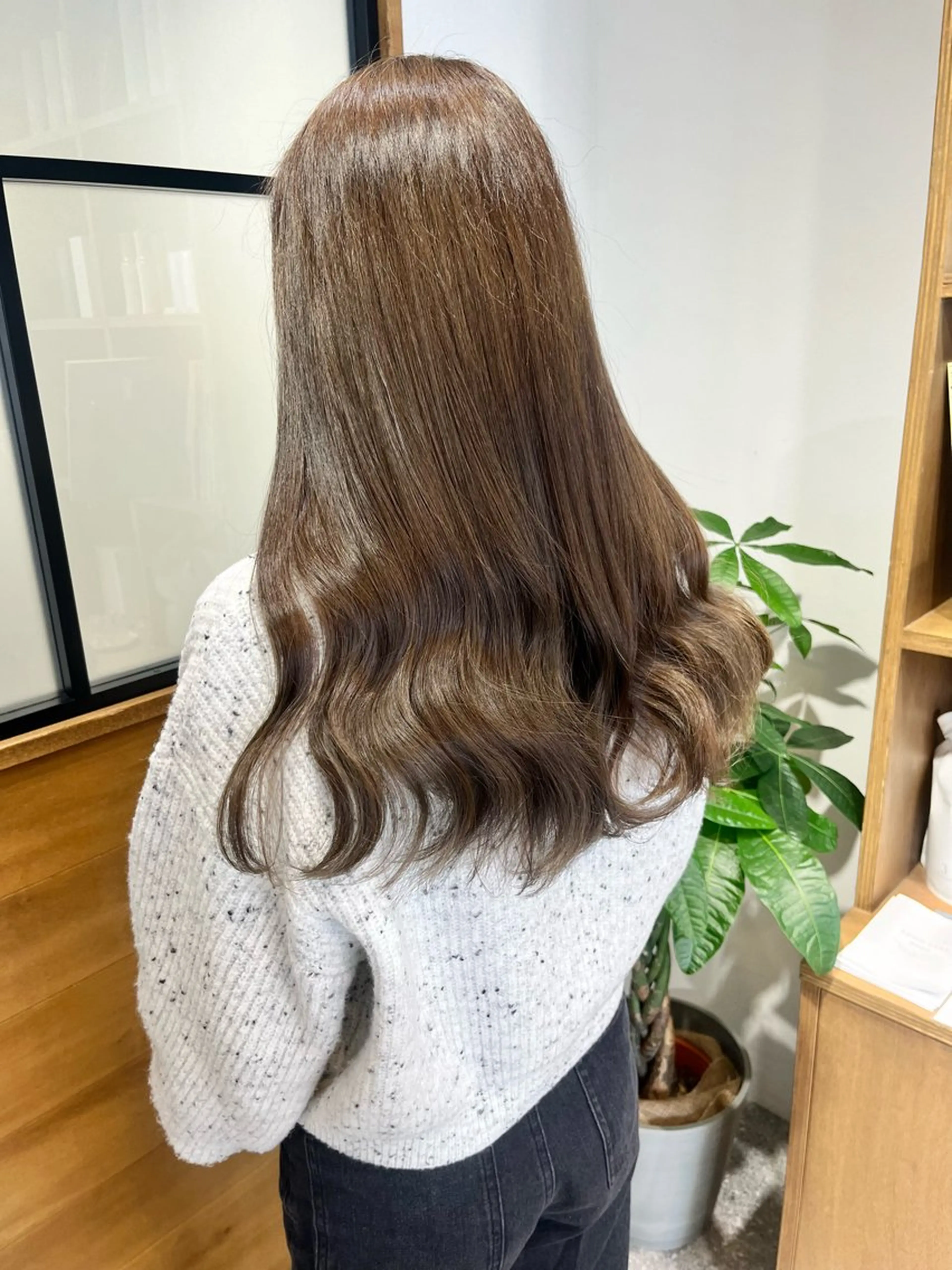 ロング カラー ベージュカラー オリーブベージュ 、 、のヘアスタイル