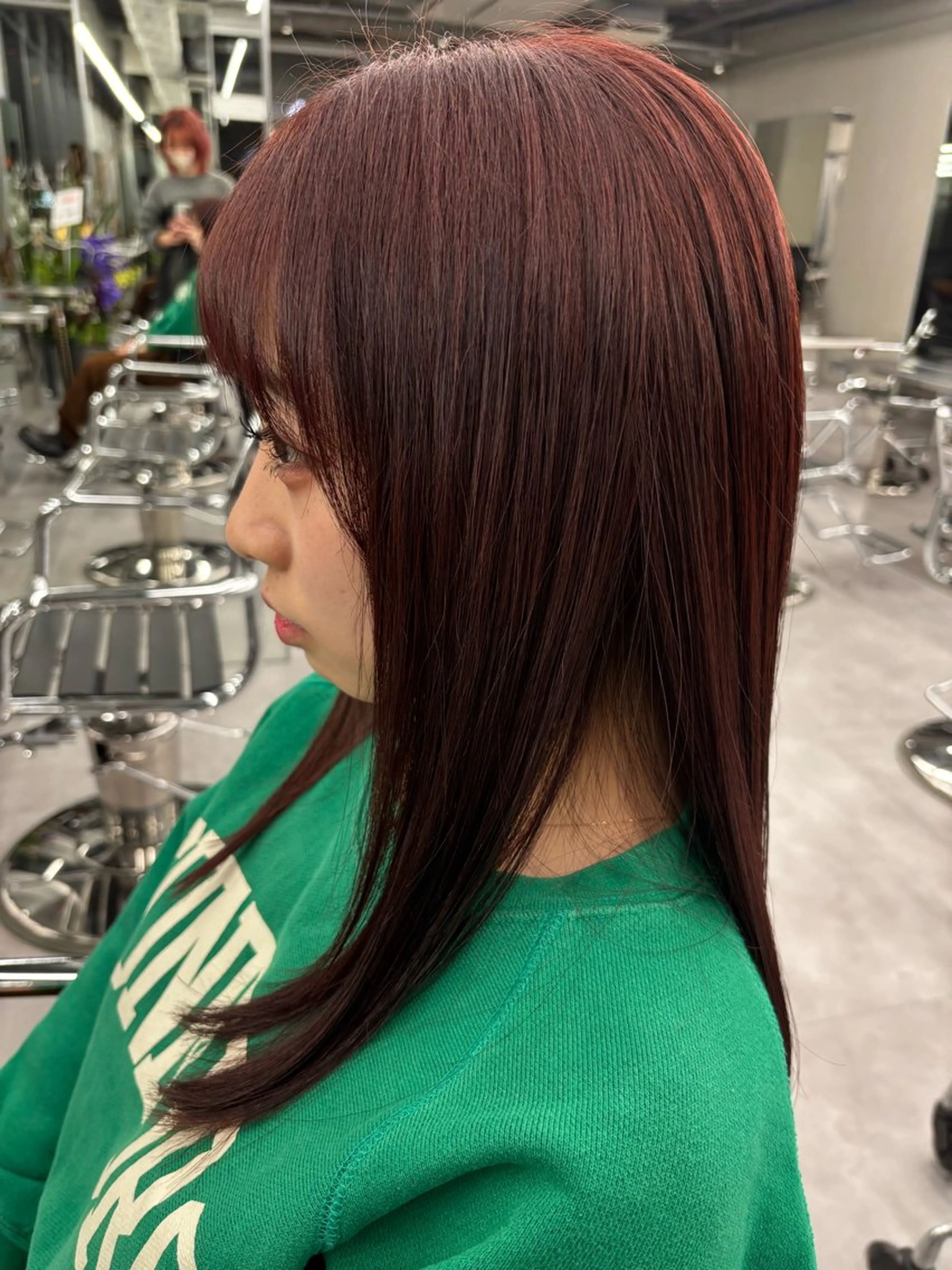 ミディアム 佐藤 莉子のヘアスタイル