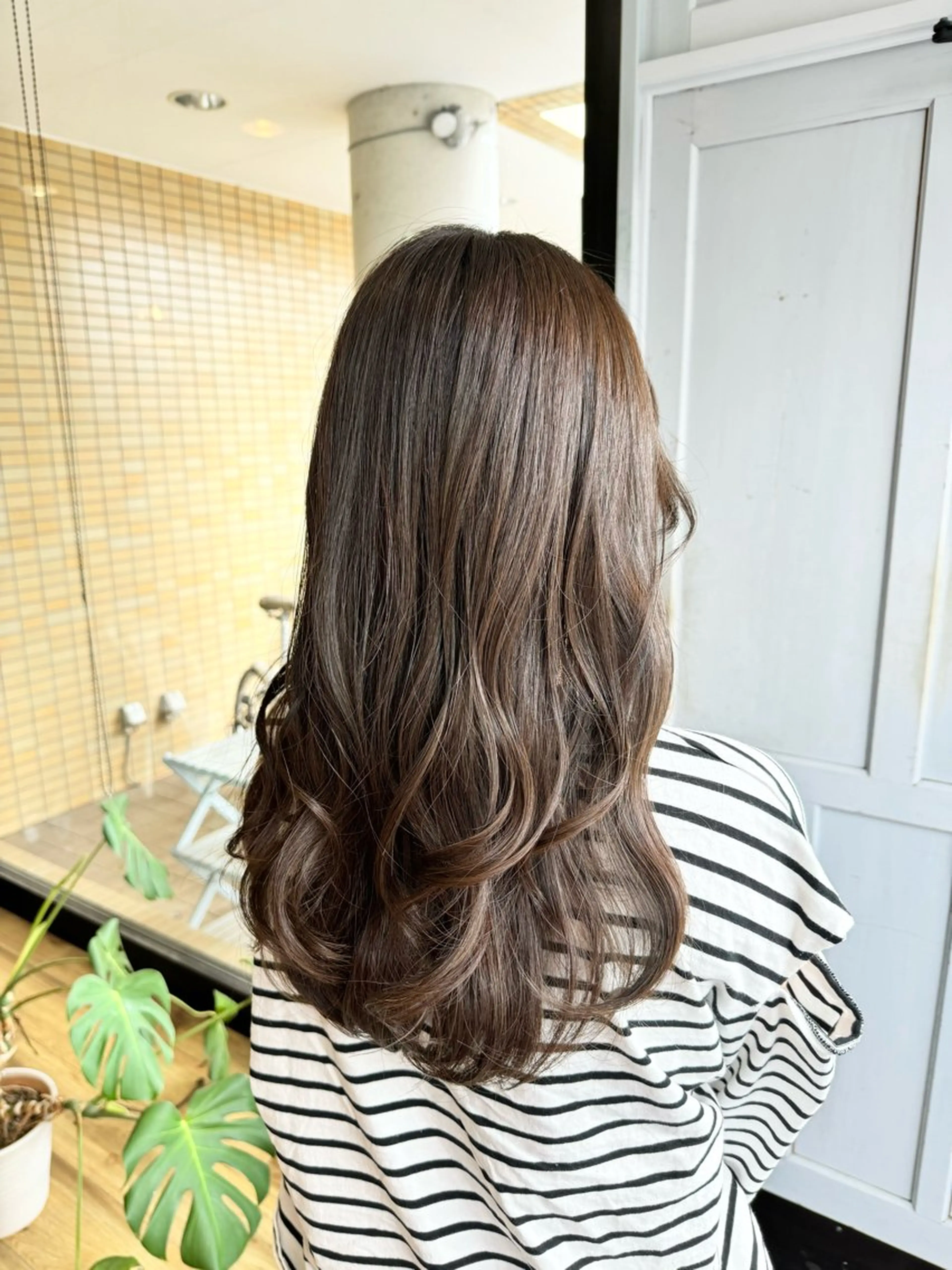 ロング カラー ブラウンカラー ヘアカラー トリートメント ツキダテ ユイのヘアスタイル