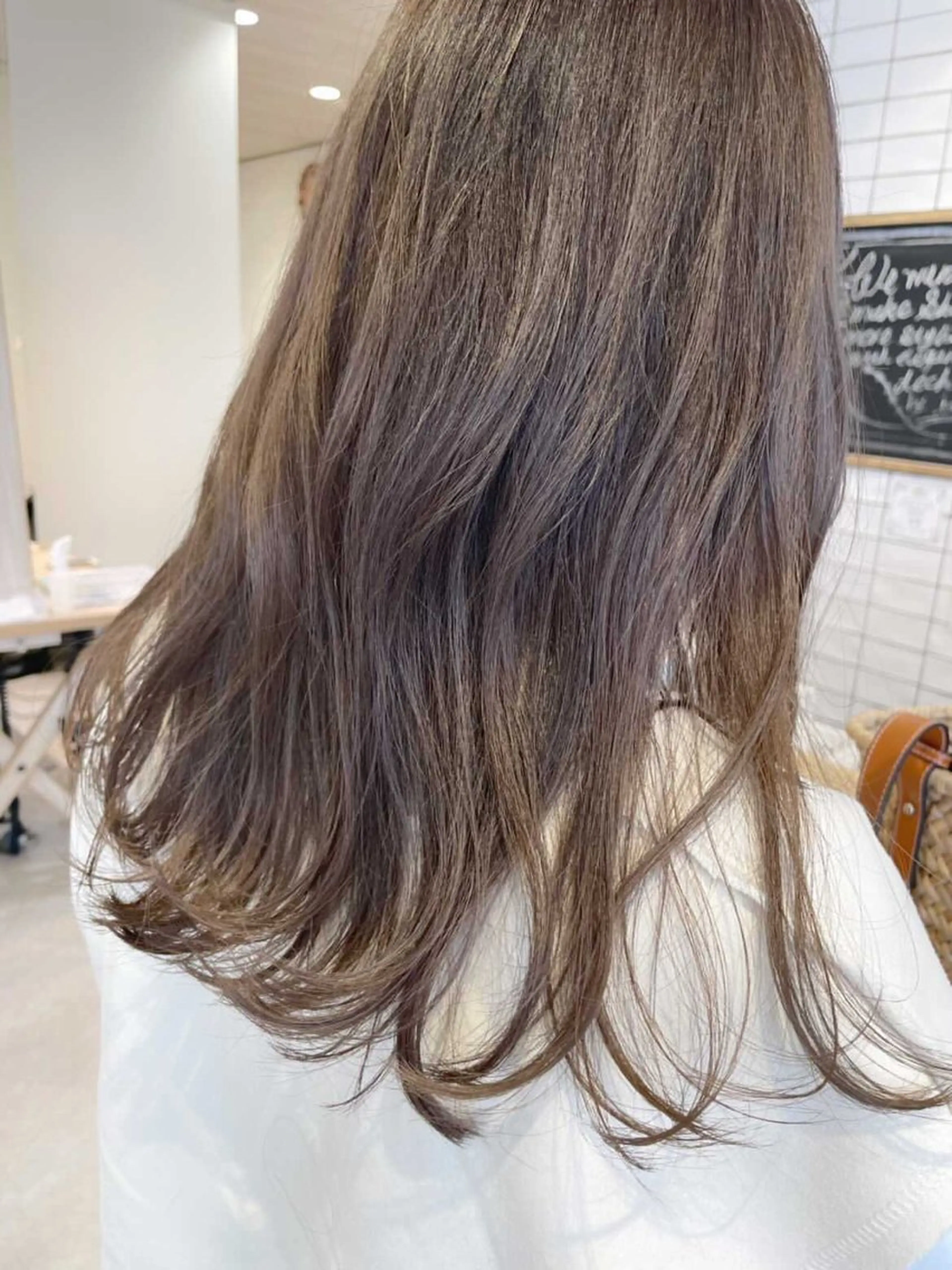 セミロング カラー mei｜顔まわり ×透明感カラーのヘアスタイル