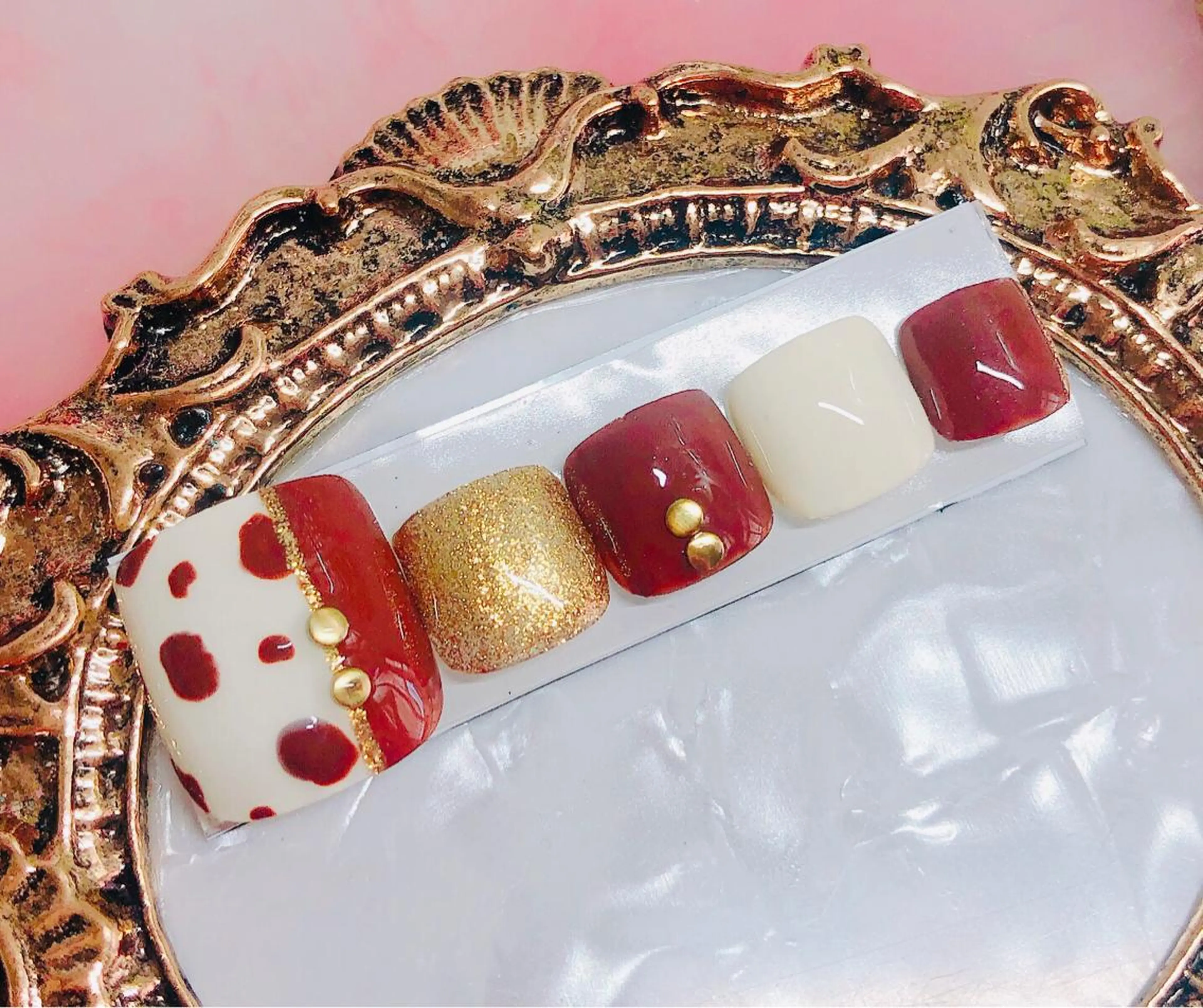 ネイル フットネイル フットネイル CROWN プライベートサロンのネイルデザイン