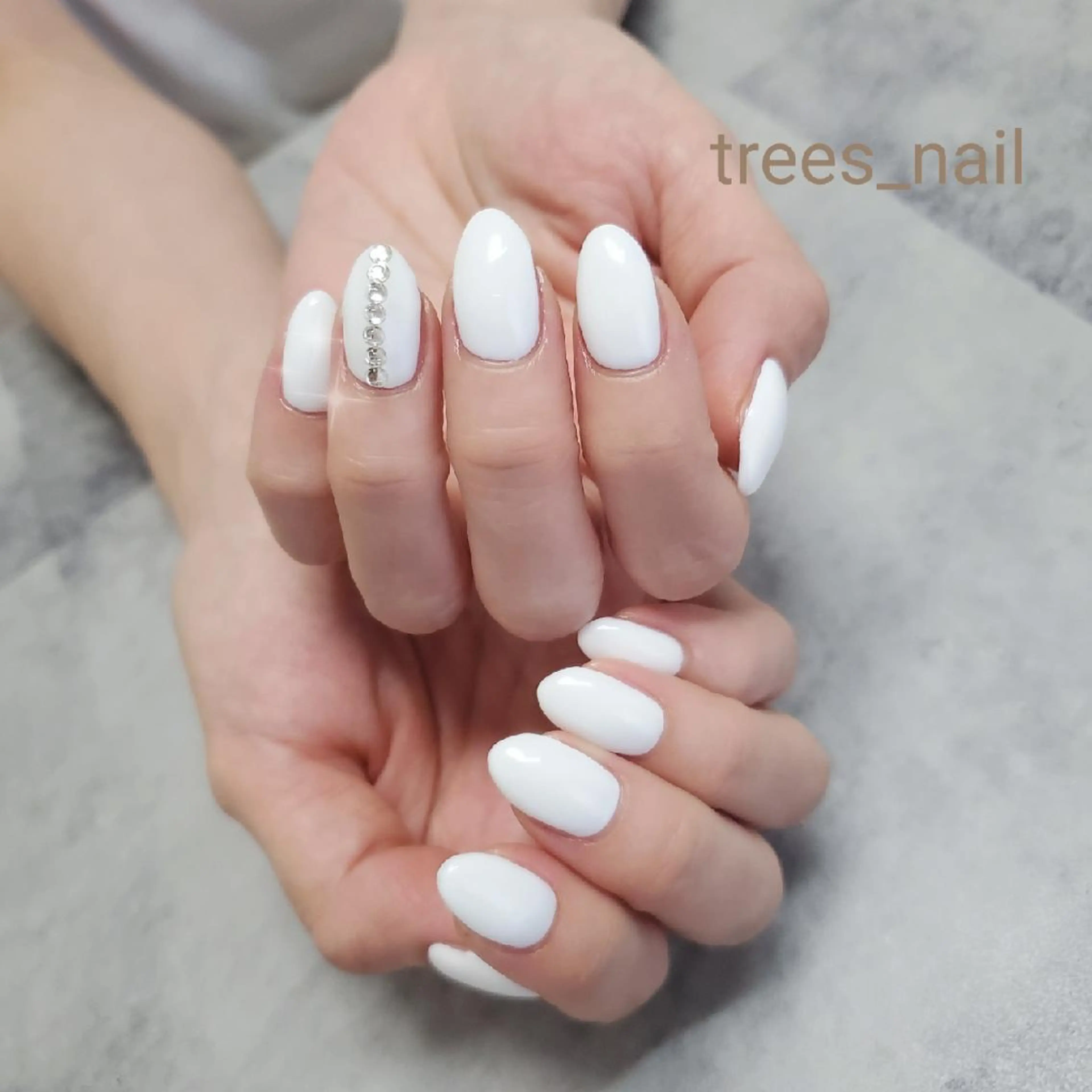 ネイル ワンカラーネイル シンプルネイル 夏ネイル ホワイト trees_ nailのネイルデザイン