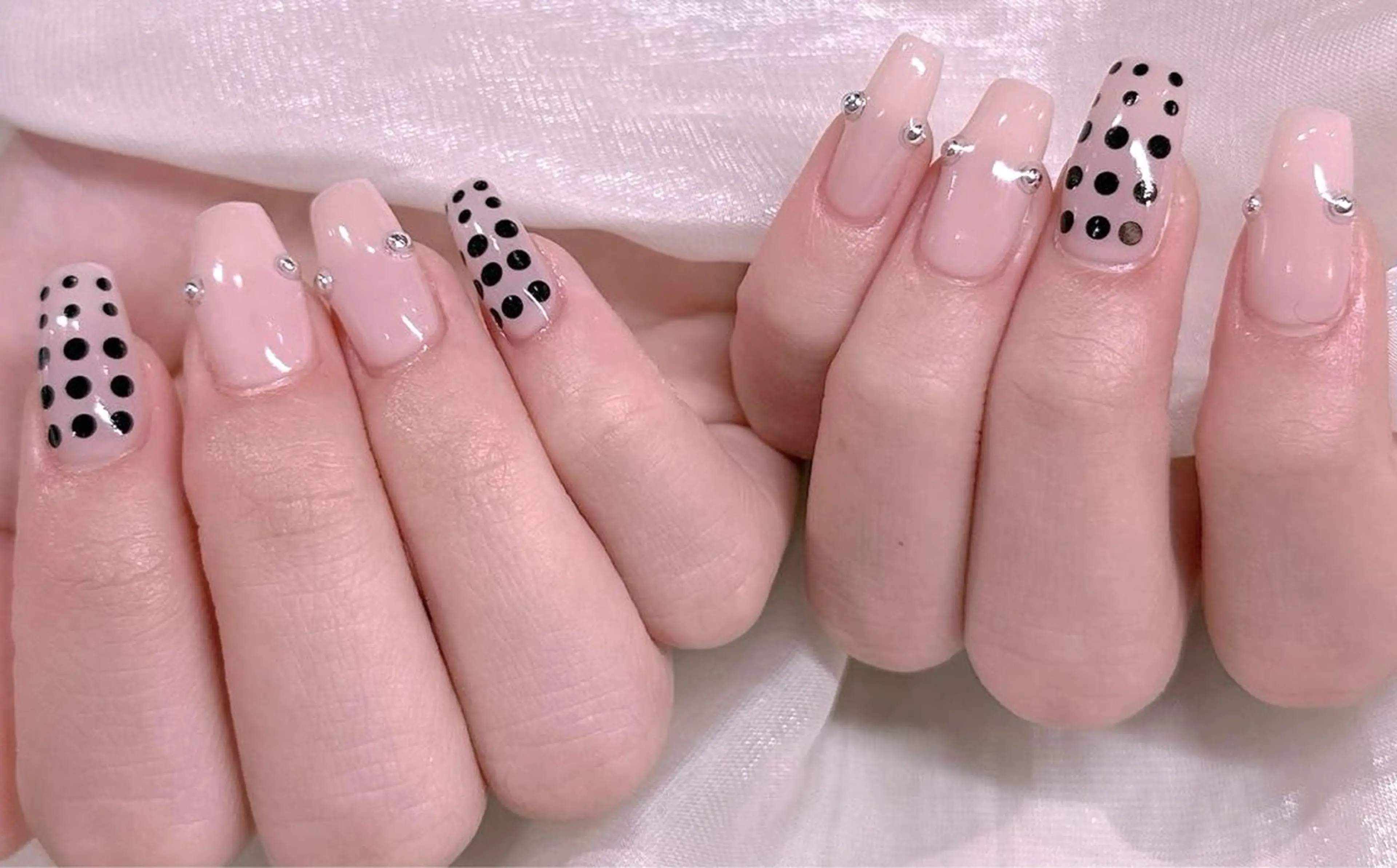 ネイル チークネイル フレンチネイル ハート 韓国ネイル レース ハンドネイル 美爪パラジェル導入店 Sunnilyのネイルデザイン