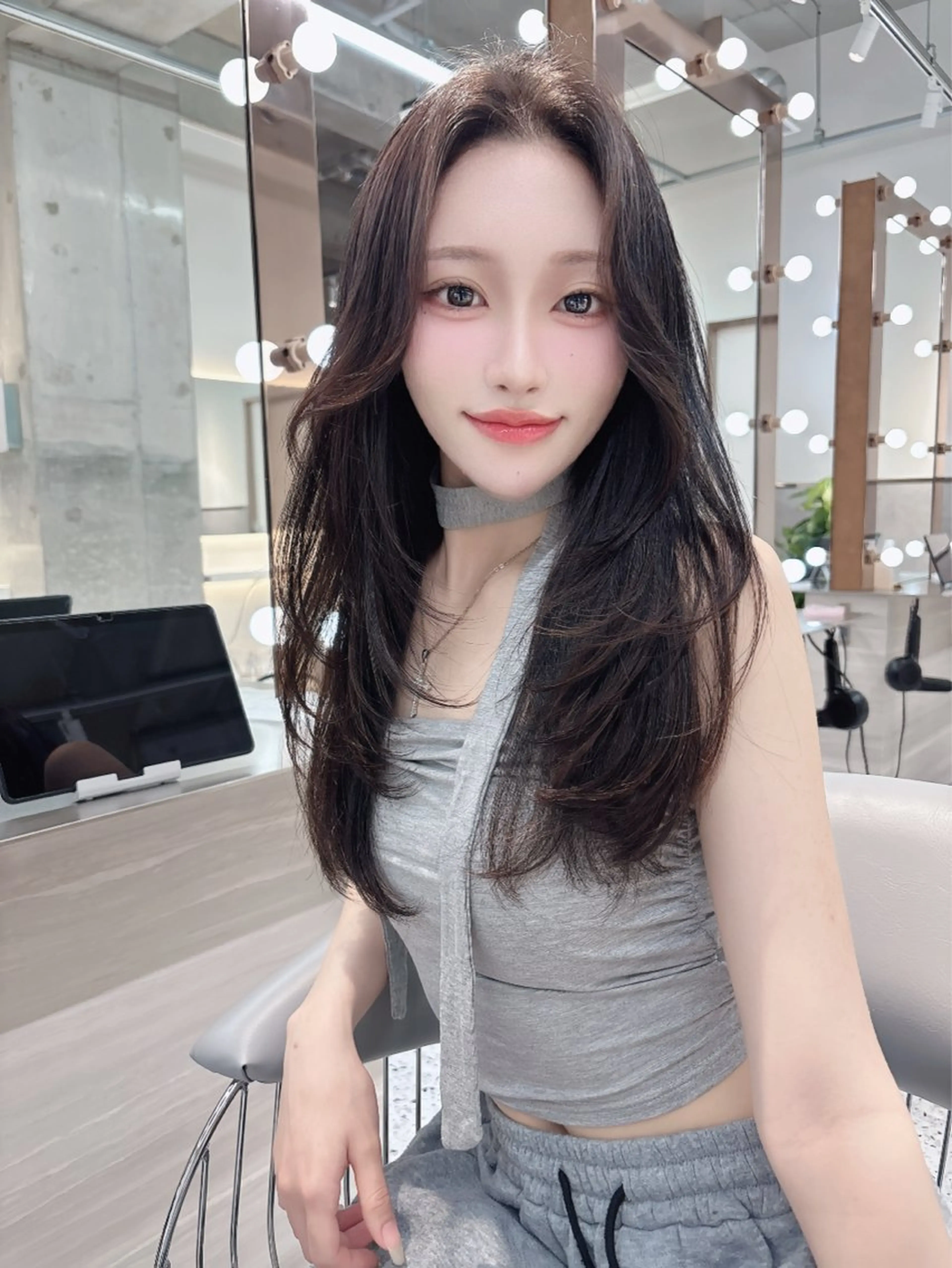 セミロング カラー アッシュ ブリーチ 透明感カラー グレージュ ブリーチなしカラー カット ヘアカラー トリートメント ✨レイヤー/韓国 /✨ヘア山下 遥のヘアスタイル