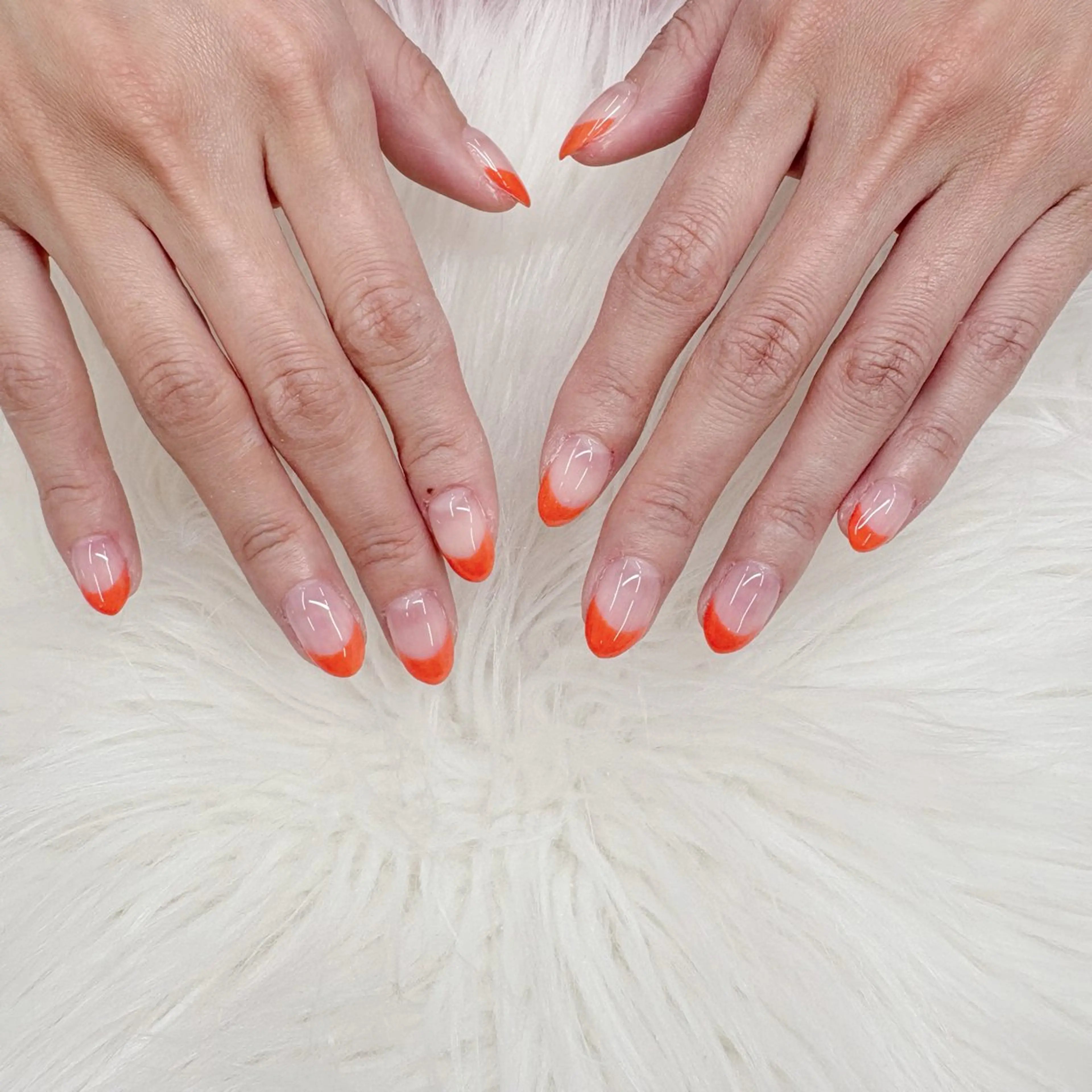 ネイル フレンチネイル オレンジ ハンドネイル エリクサーネイル池袋 大谷のネイルデザイン