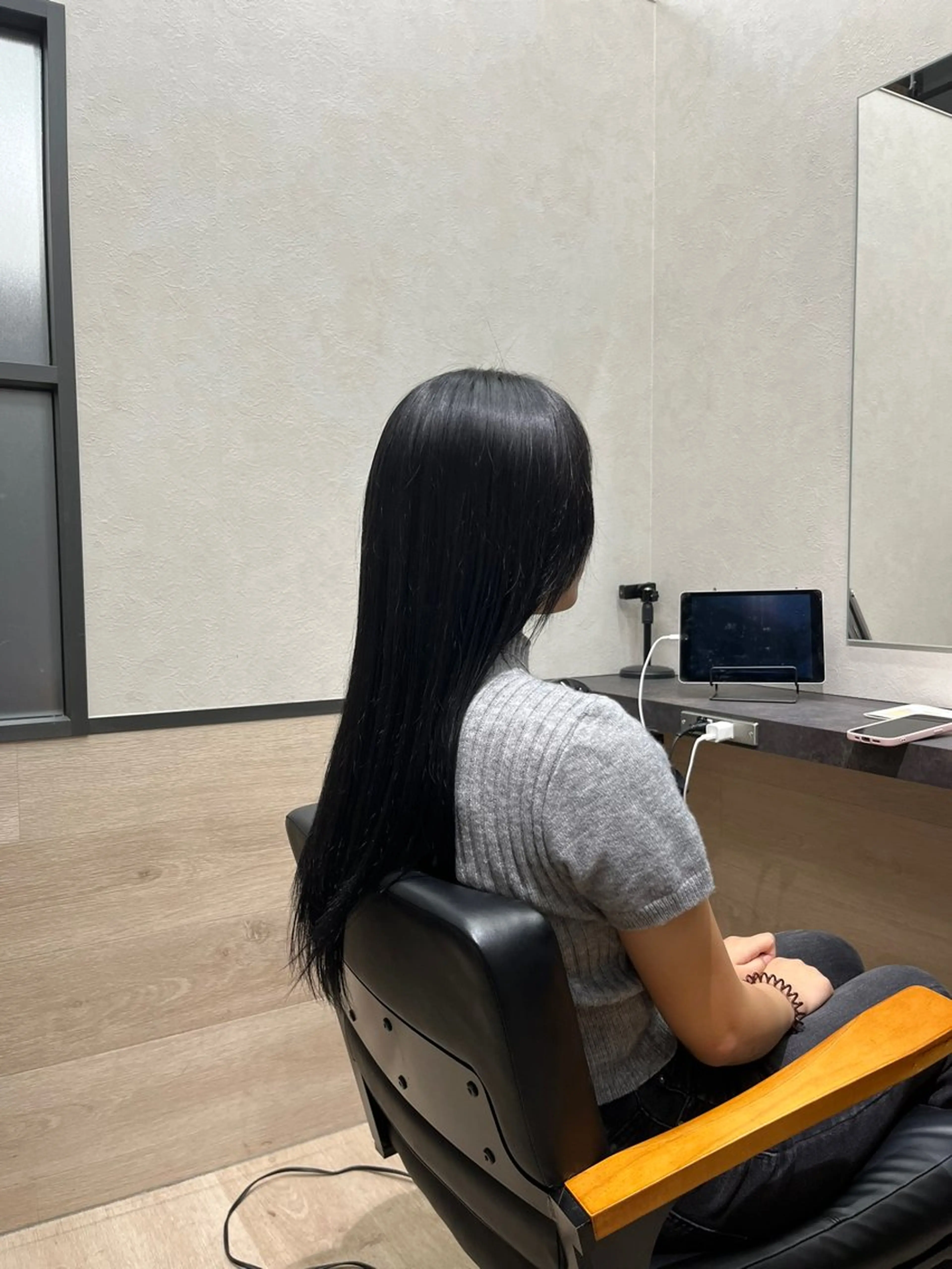 ロング カラー ブリーチ カット ヘアカラー トリートメント 有田裕真 【ブリーチカラー】のヘアスタイル