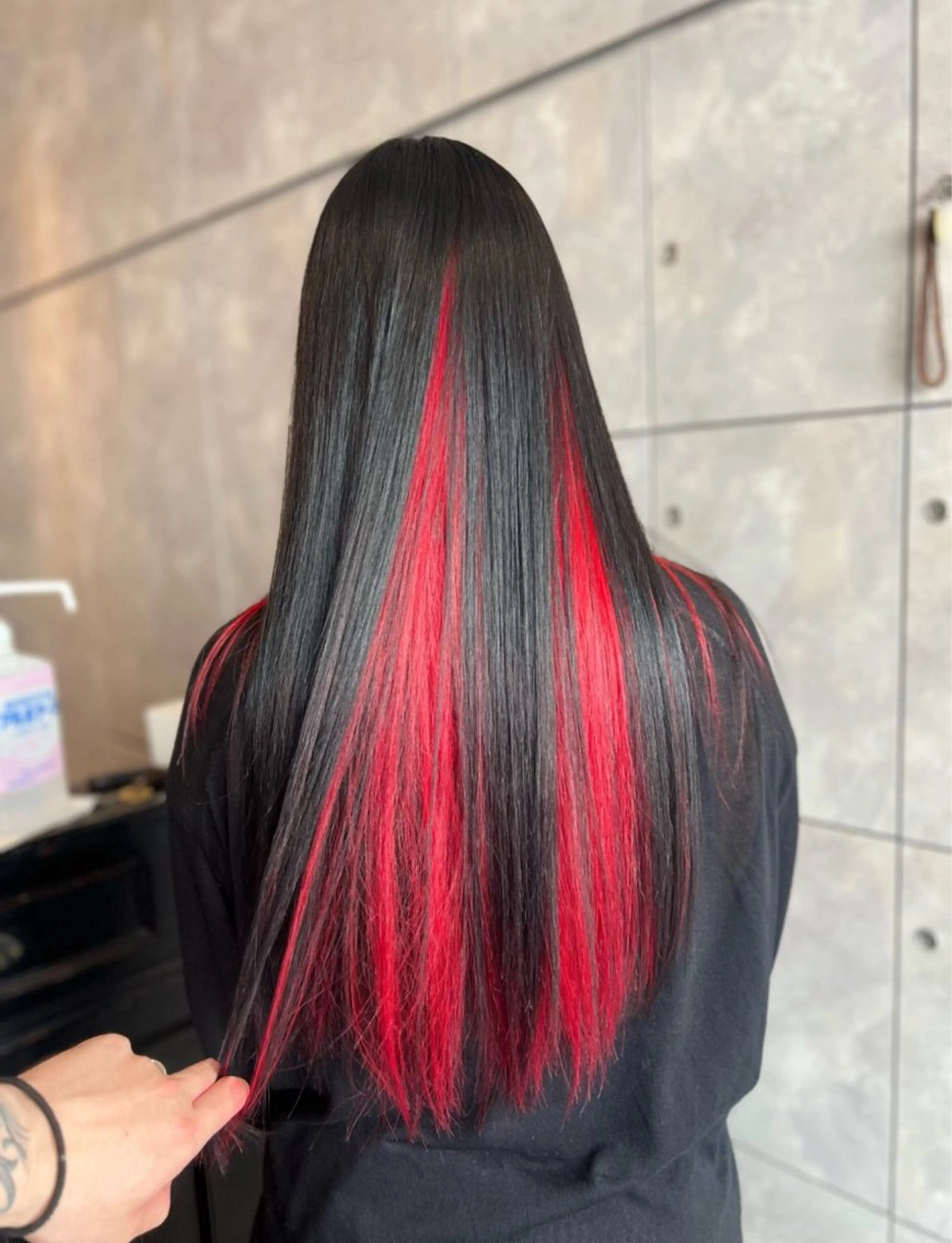 ロング カラー ヘアカラー トリートメント ヘッドスパ ヘアセット 🌈インナーカラー ‘ショウマ’🌈のヘアスタイル