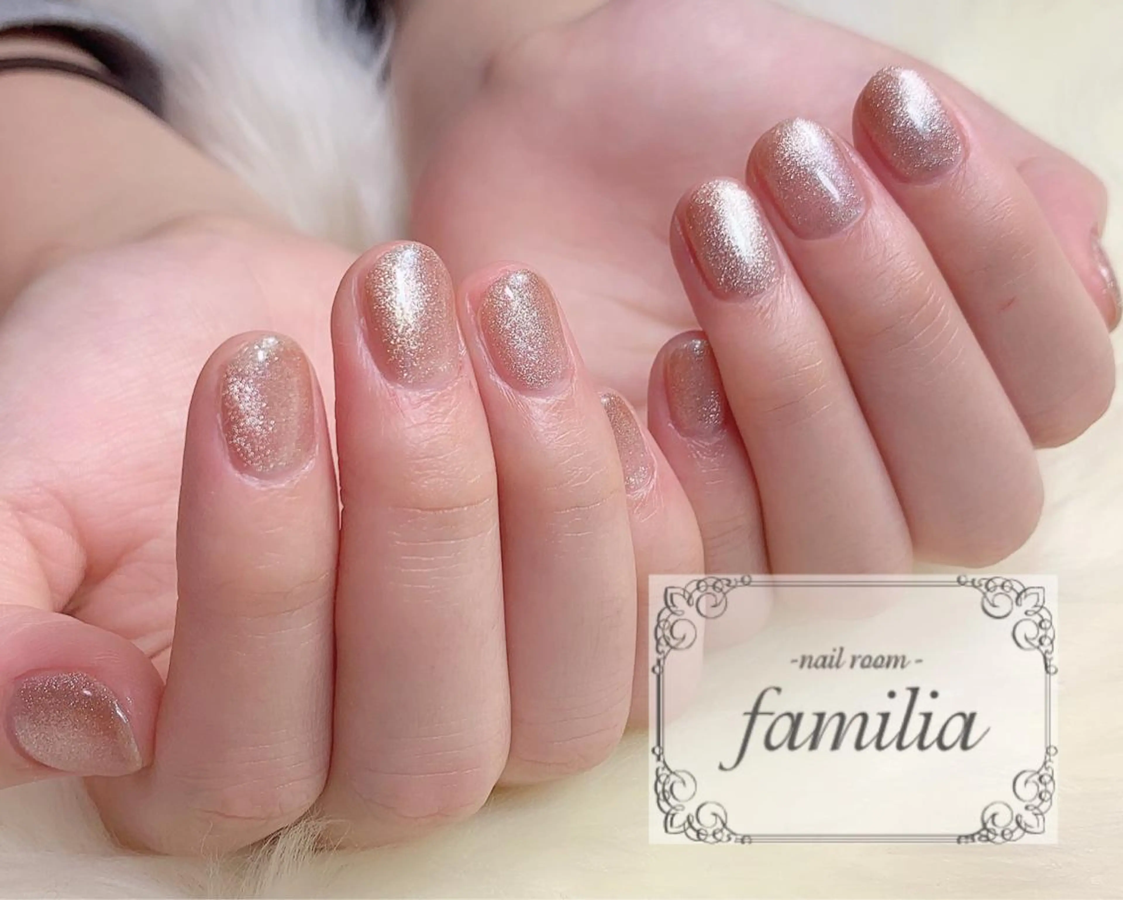 ネイル ホワイト -nailroom- familiaのネイルデザイン