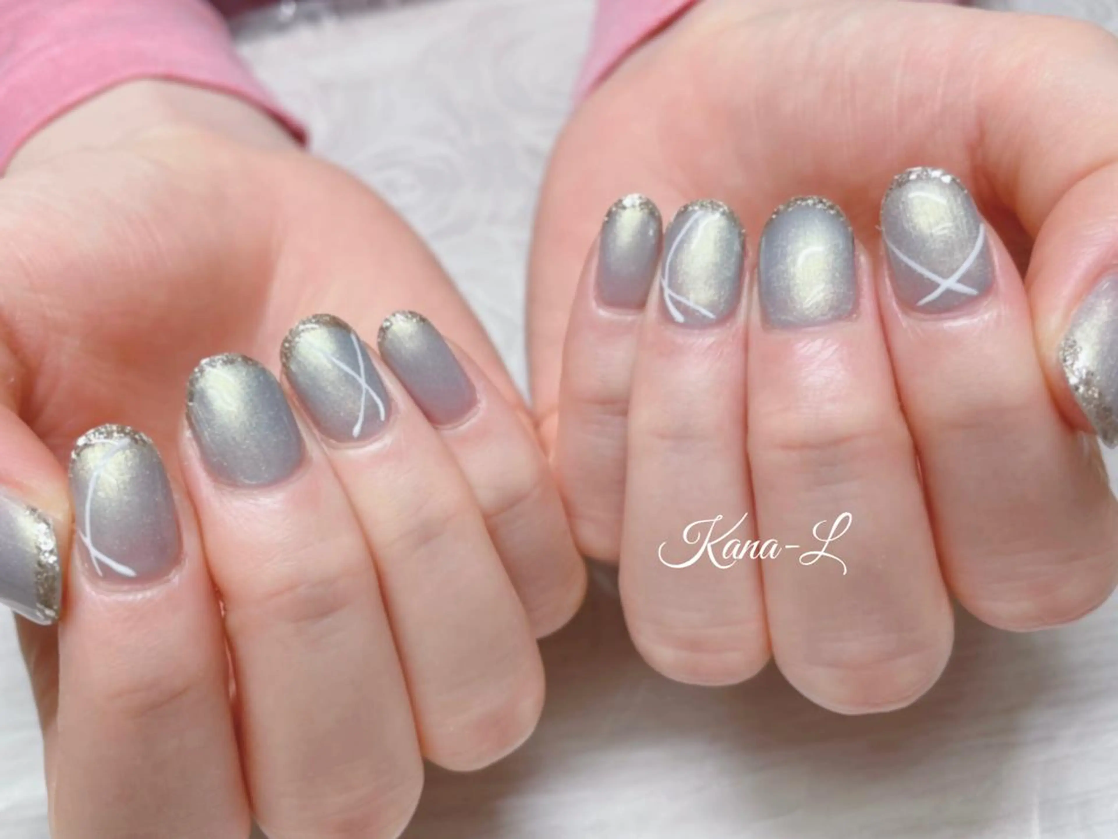 カラー ネイル ブルーカラー ブルー フレンチネイル ラメ(グリッター) 芦辺 香奈のネイルデザイン