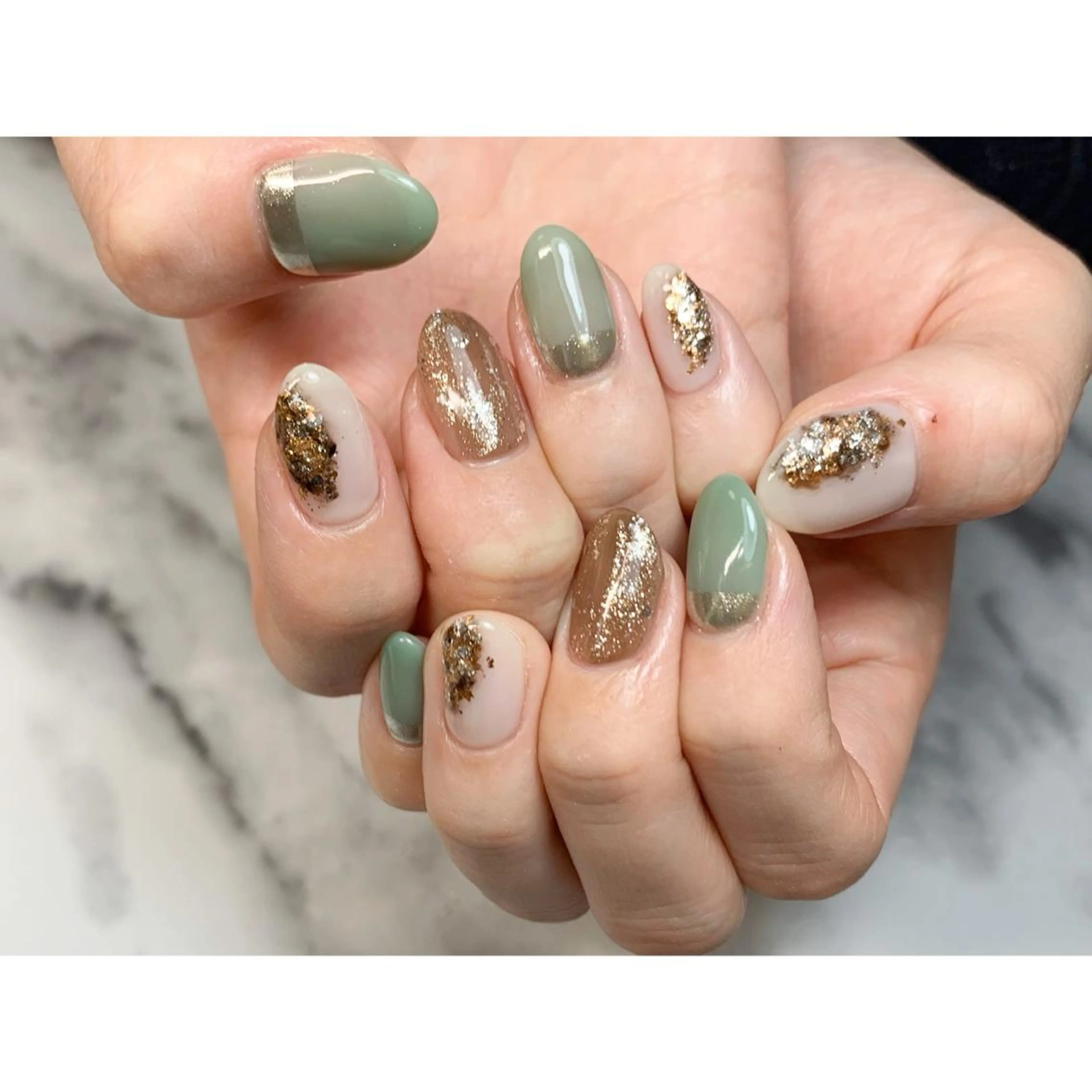 ネイル ミラーネイル nailsalon maluriのネイルデザイン