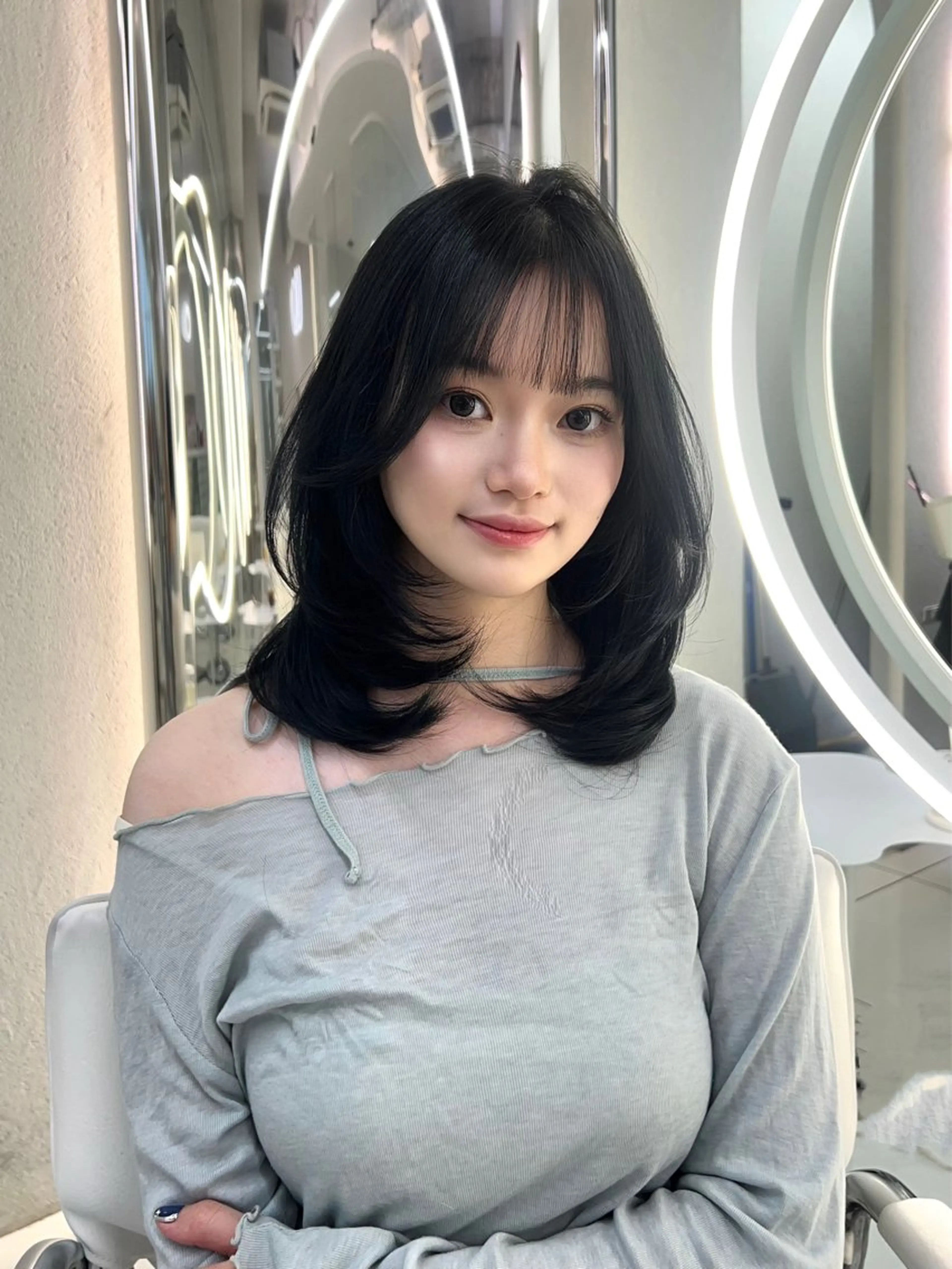 ミディアム 伸ばしかけ レイヤーカット GAGA AMIKAのヘアスタイル