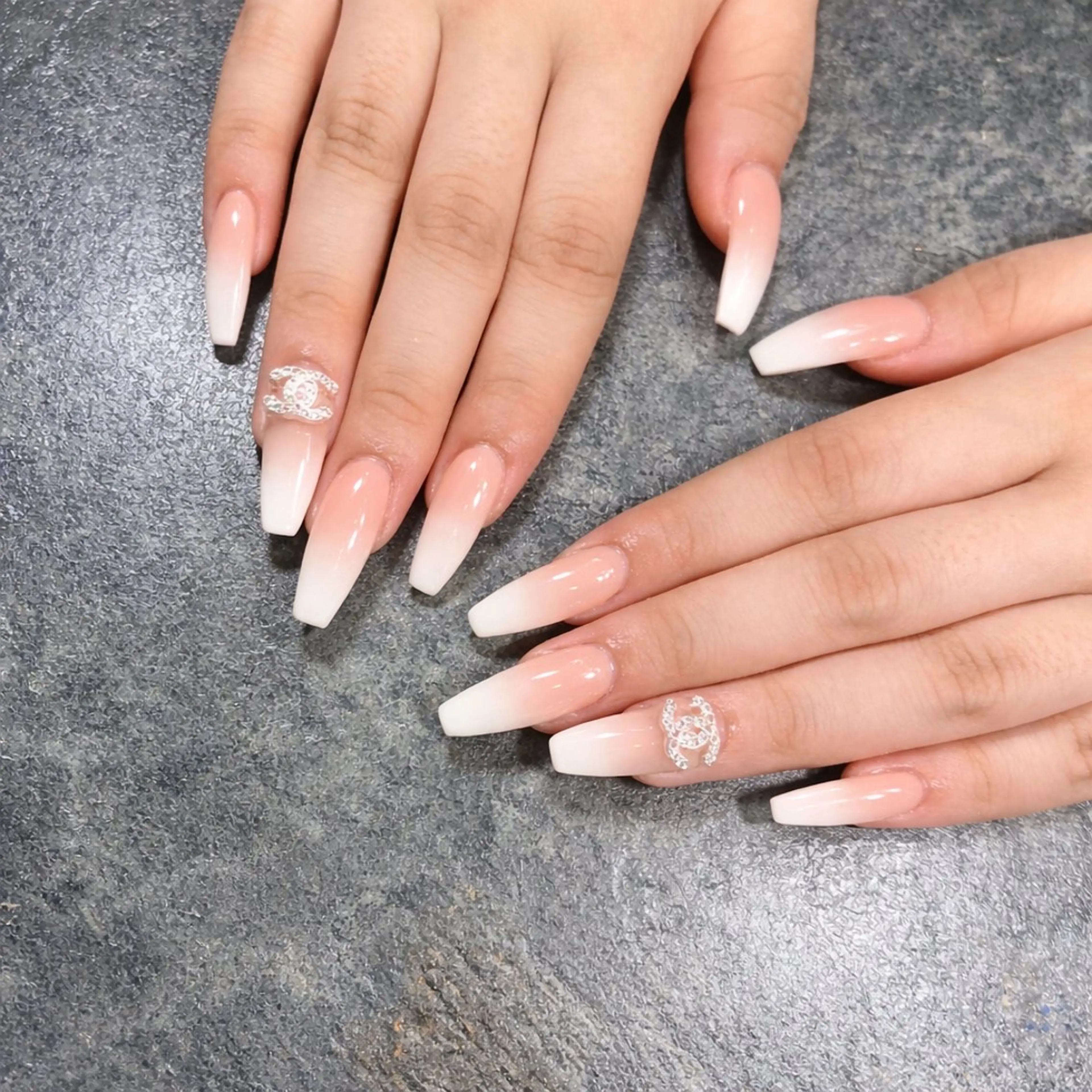 ロング Mente林 麗華のネイルデザイン