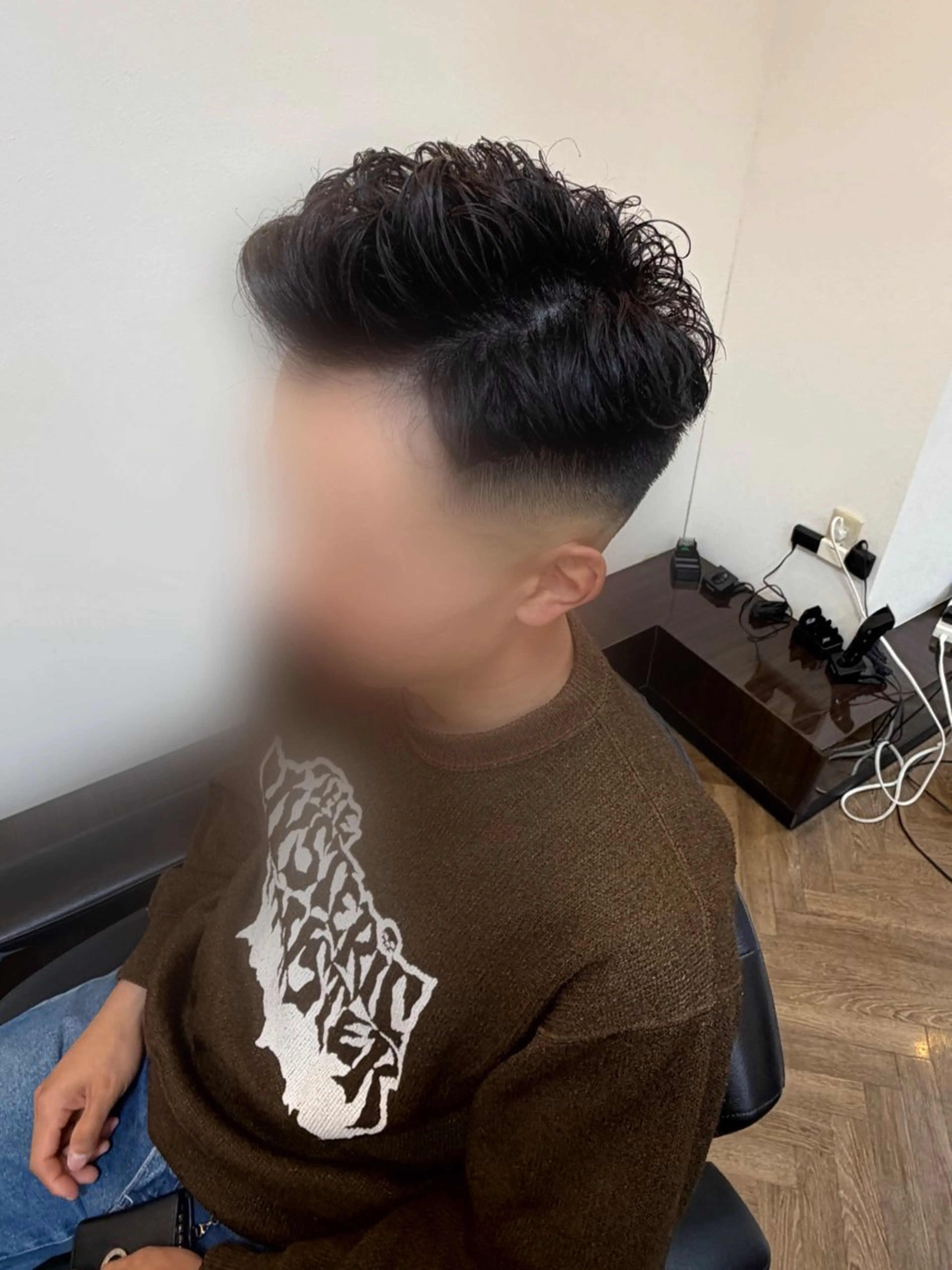 ショート パーマ メンズ アップバング フェードカット メンズパーマ カット パーマ 中村 立のヘアスタイル